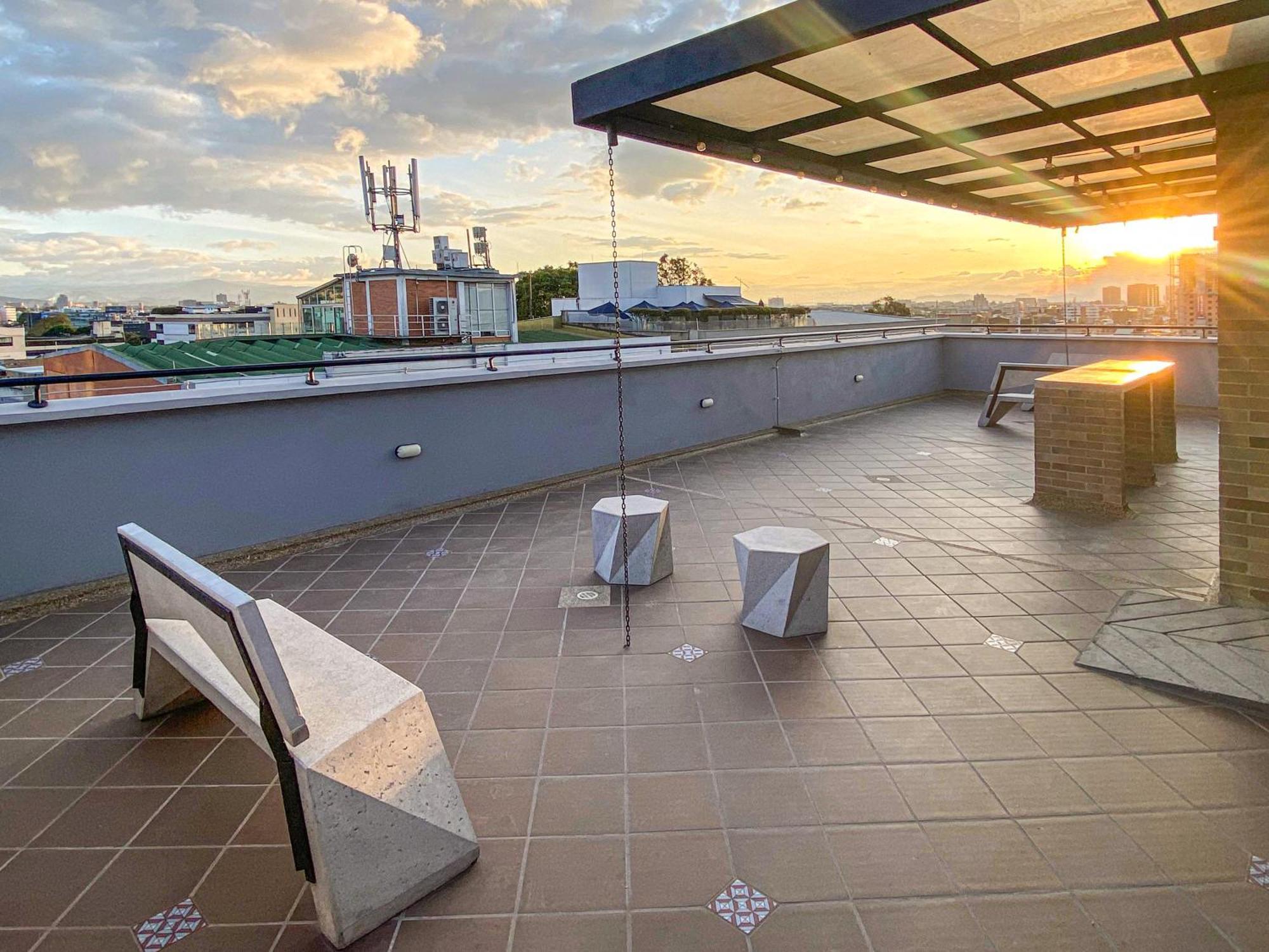 En - Wifi 600mb - La Castellana Apartment