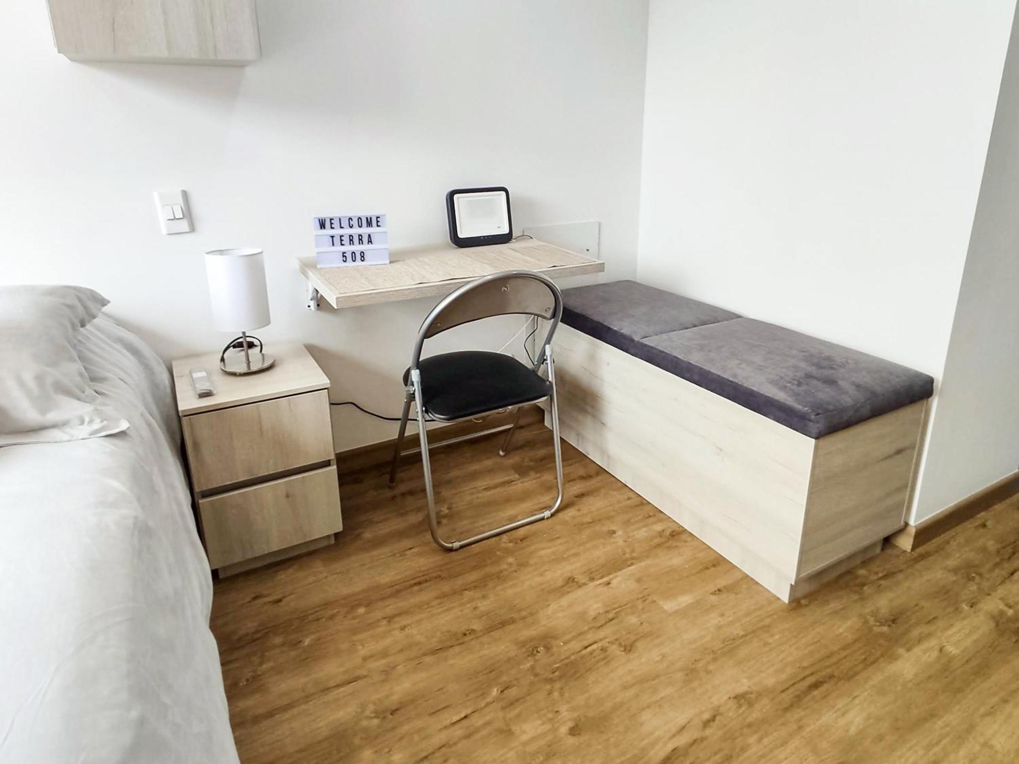 En - Wifi 600mb - La Castellana Apartment