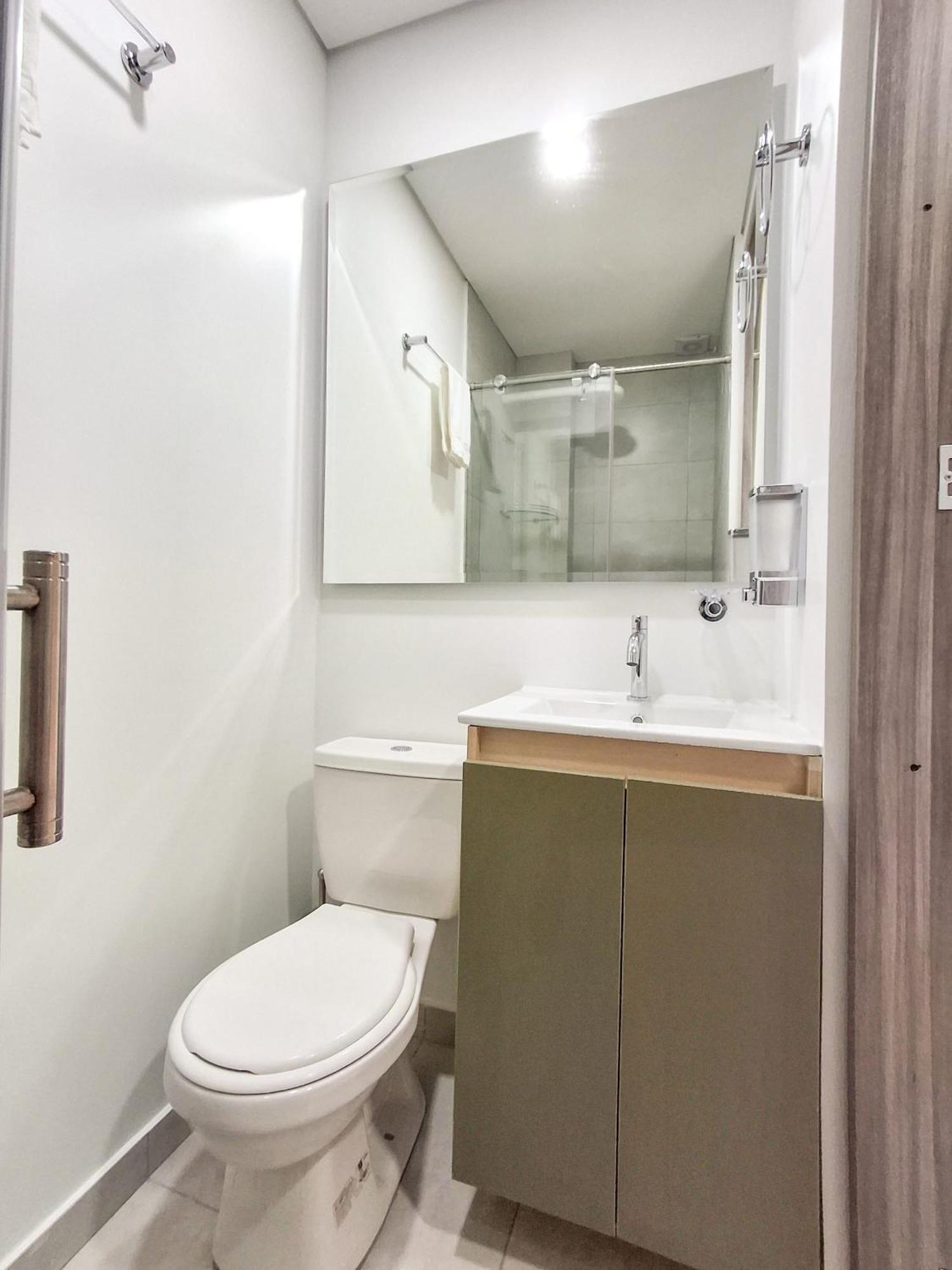 En - Wifi 600mb - La Castellana Apartment