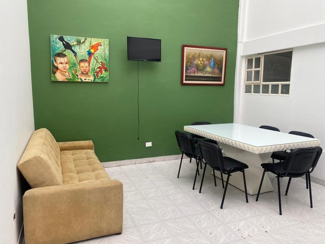 Zona Corferias, Universidad Nacional Y Embajada Americana Apartment