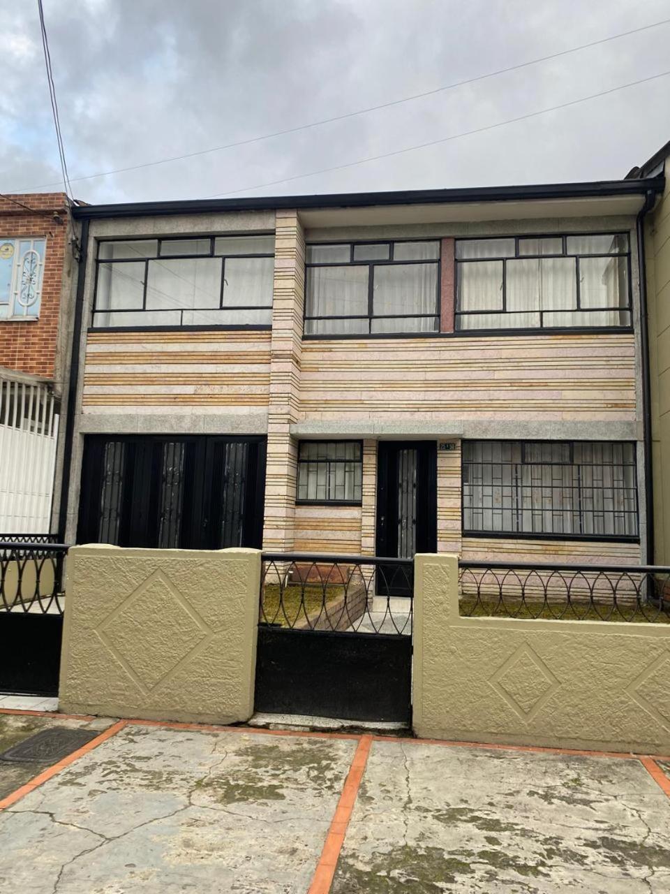 Zona Corferias, Universidad Nacional Y Embajada Americana * Bogota