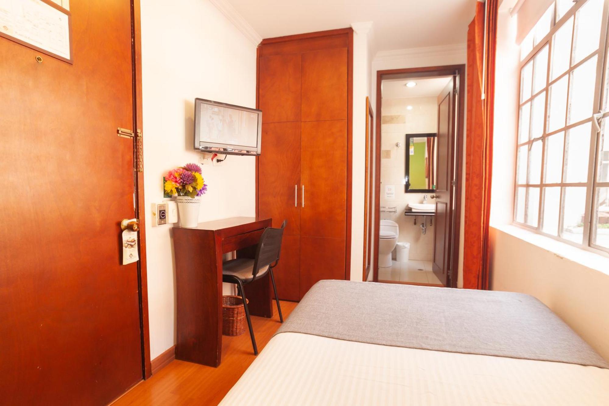 Aparthotel Apartasuites Plaza Antigua