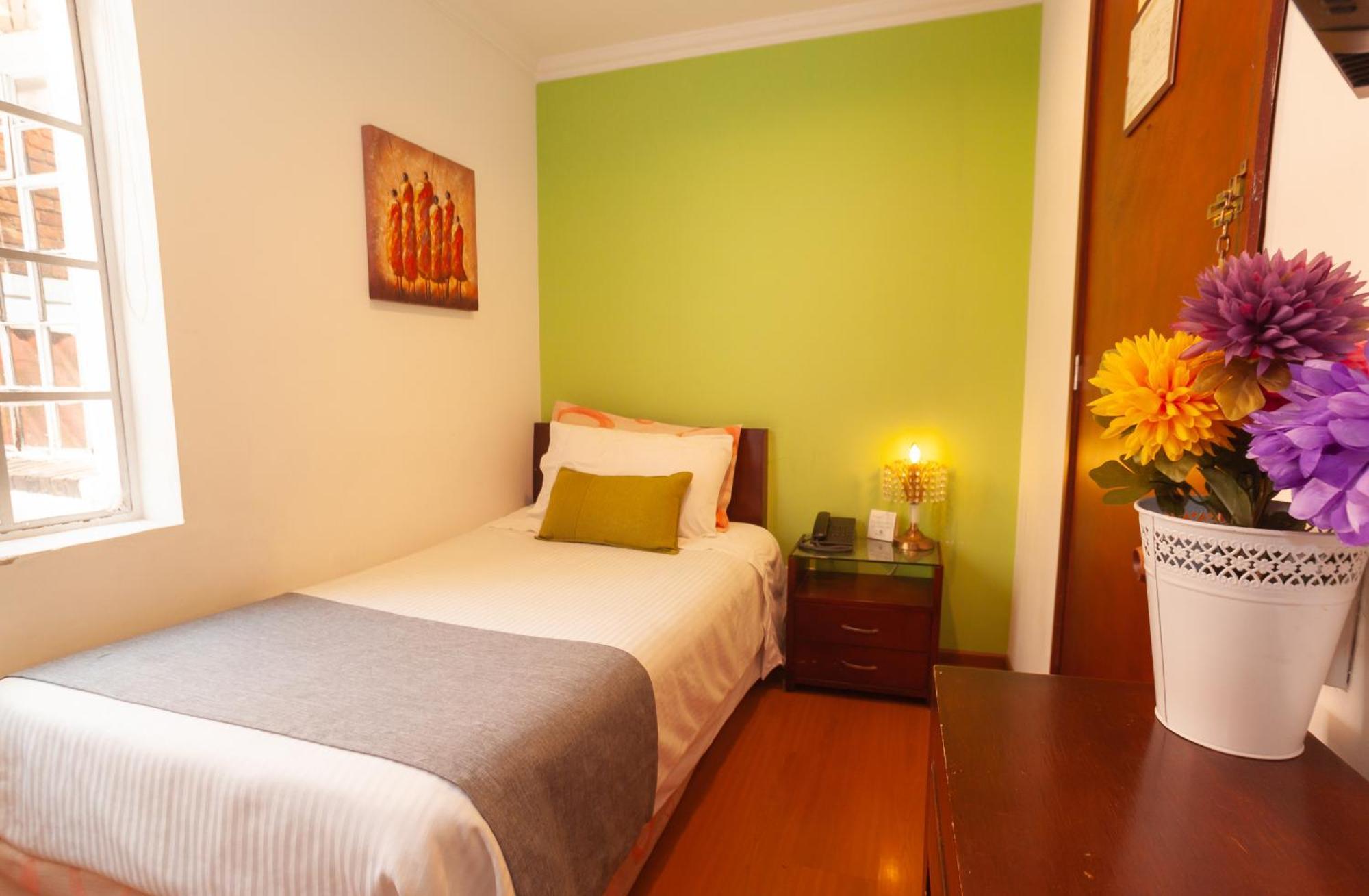 Apartasuites Plaza Antigua * Bogota