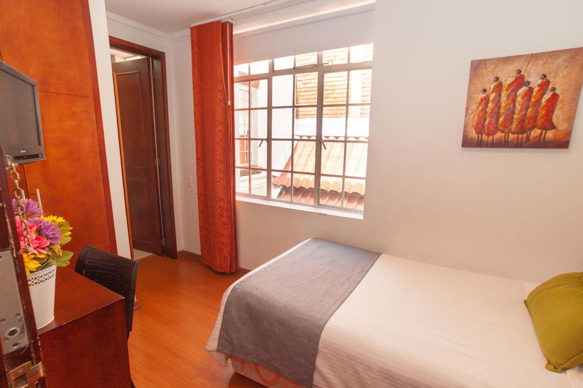 Aparthotel Apartasuites Plaza Antigua