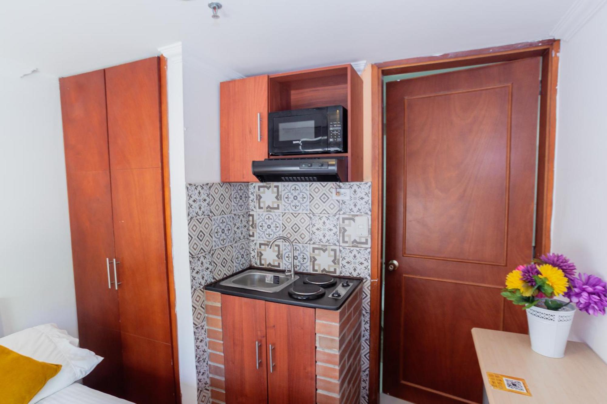 Apartasuites Plaza Antigua Aparthotel