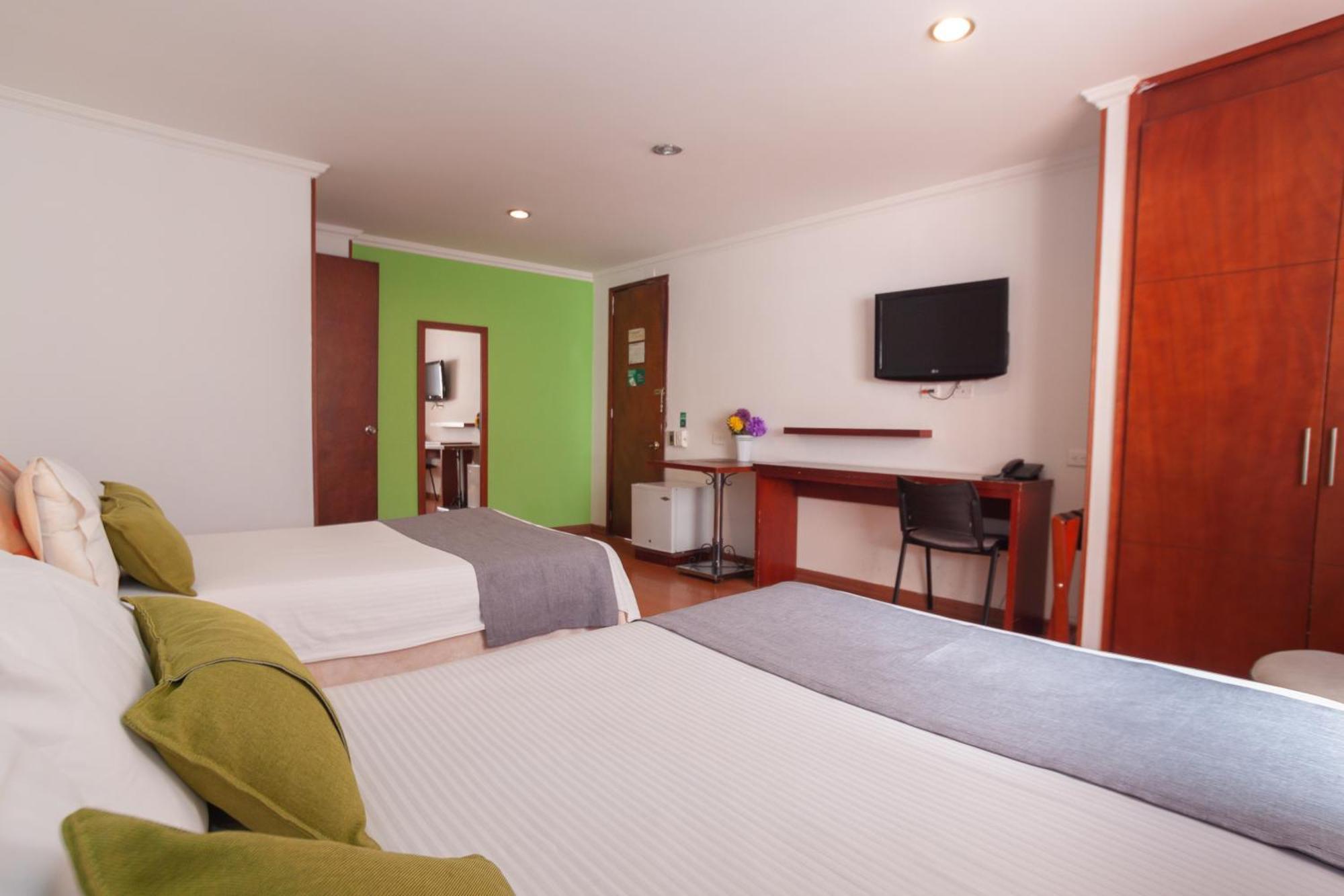 Apartasuites Plaza Antigua Aparthotel