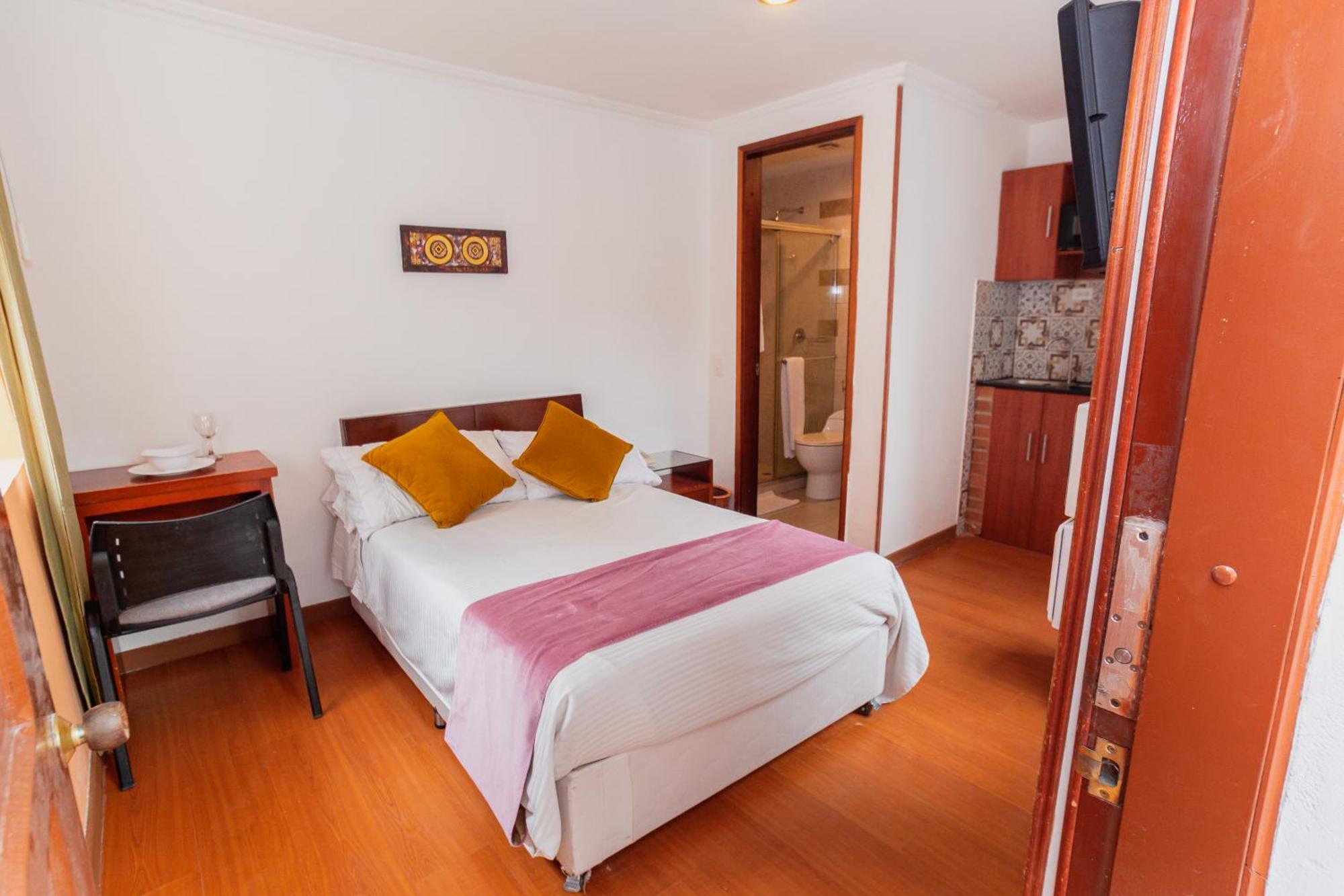 Apartasuites Plaza Antigua Aparthotel