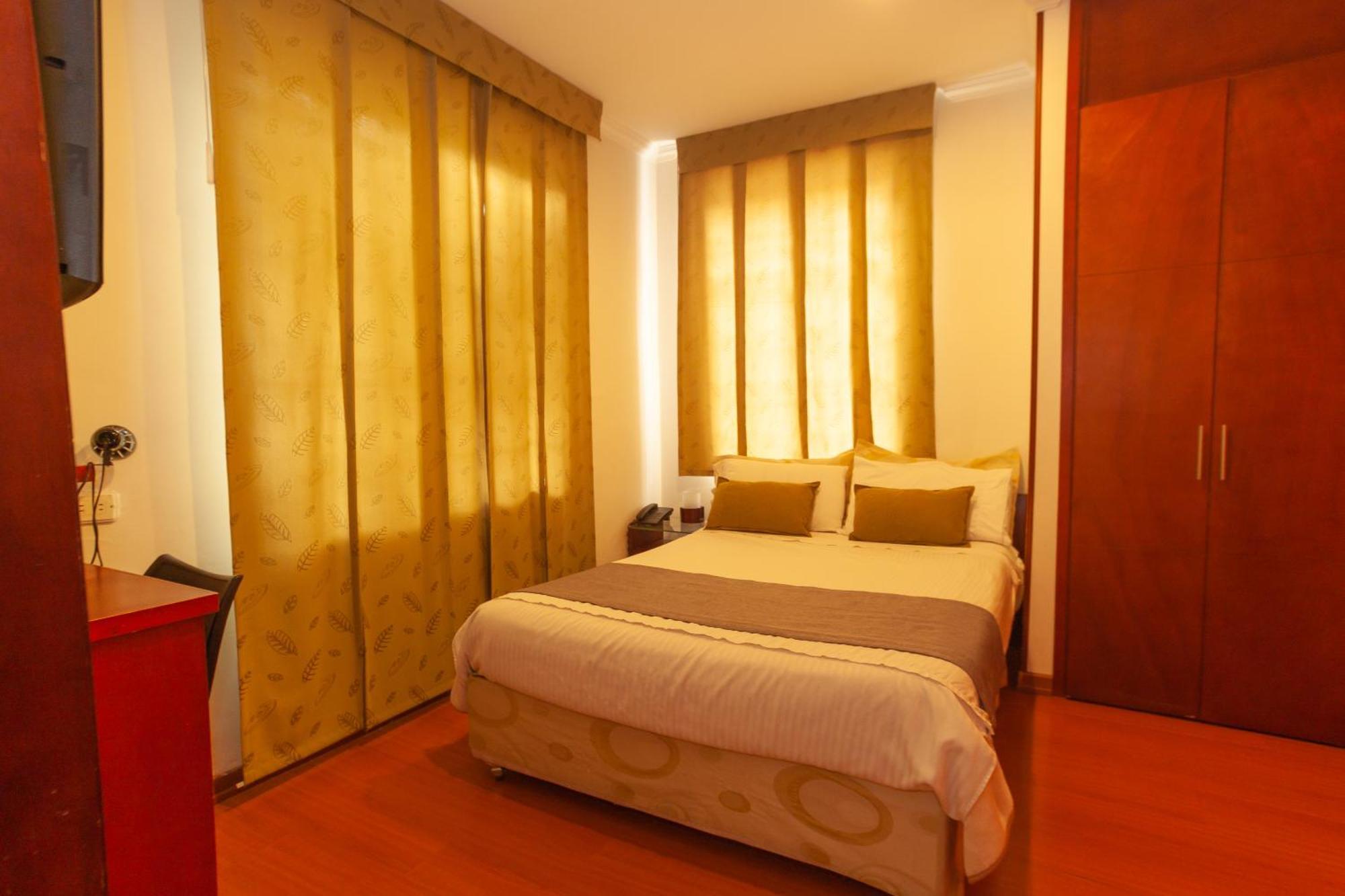 Apartasuites Plaza Antigua * Bogota