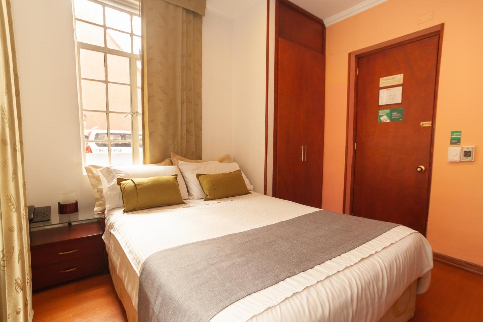 Apartasuites Plaza Antigua Aparthotel Bogota