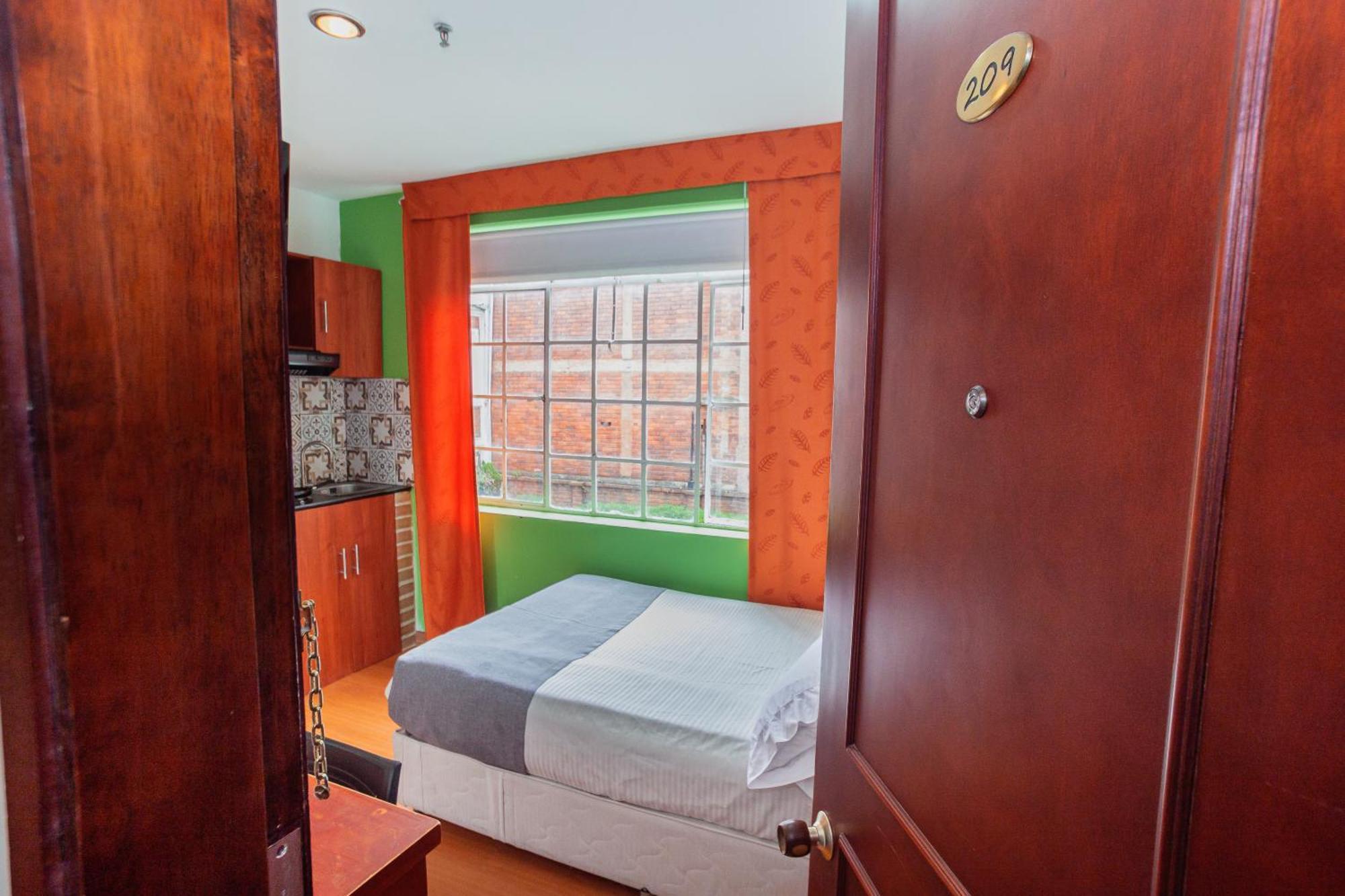 Apartasuites Plaza Antigua Aparthotel *