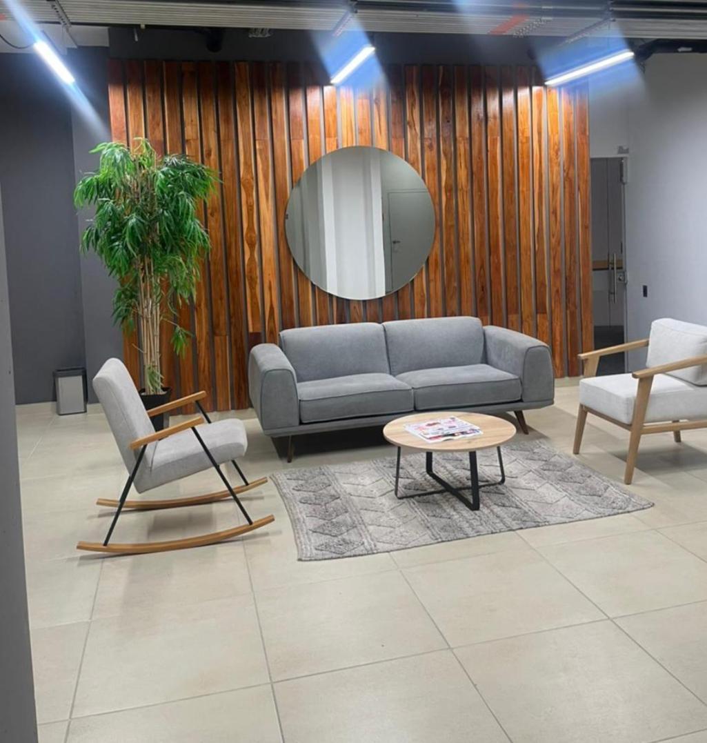 Soul Santa Barbara Executive, Wifi 300 Megas, Big Queen Size Bed, Smart Tv Netflix, Walking Distance To Unicentro Mall, Starbucks In Front Of The Building, Location Apartment *