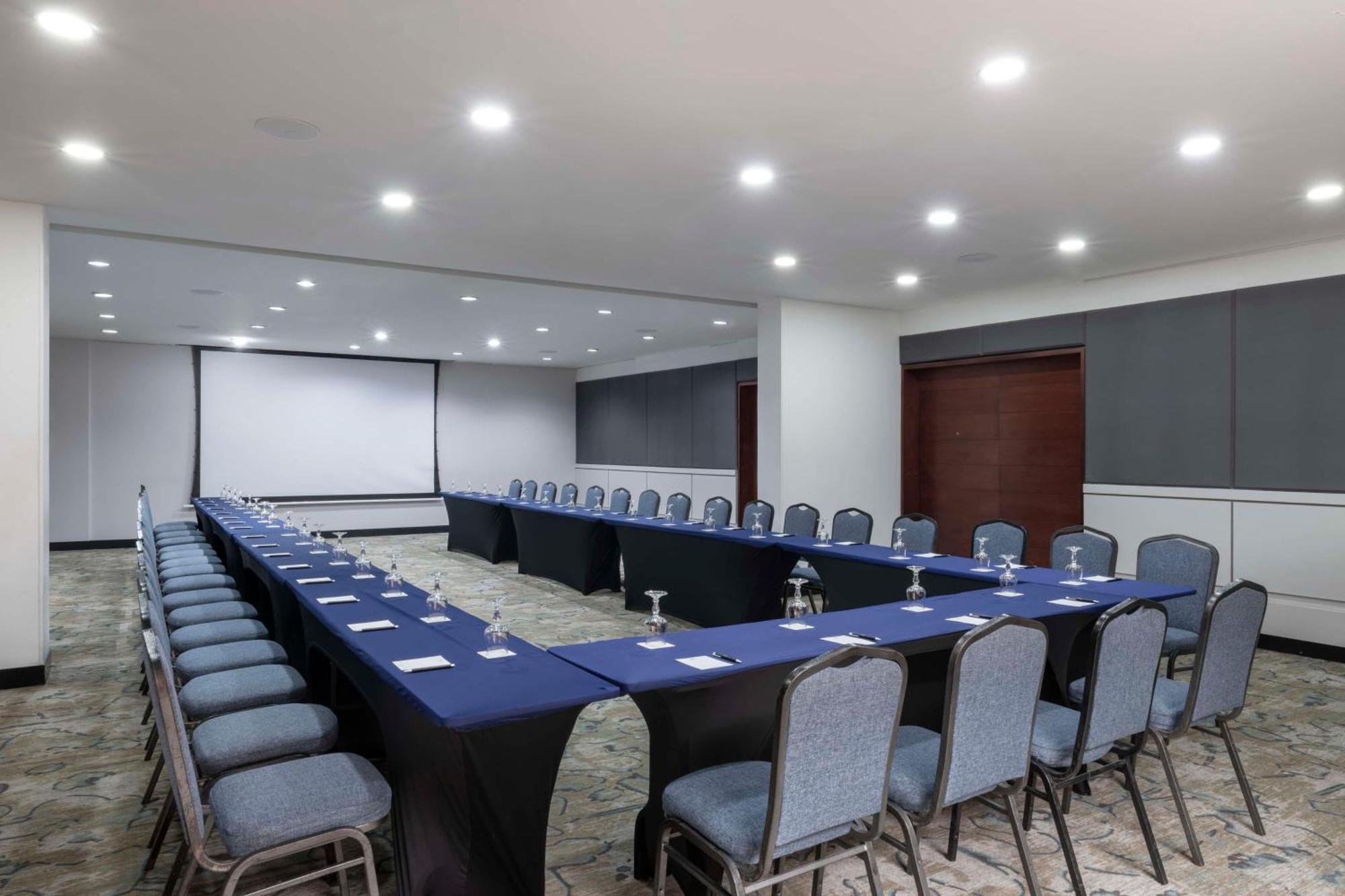 Doubletree By Hilton Calle 100,co Bogota
