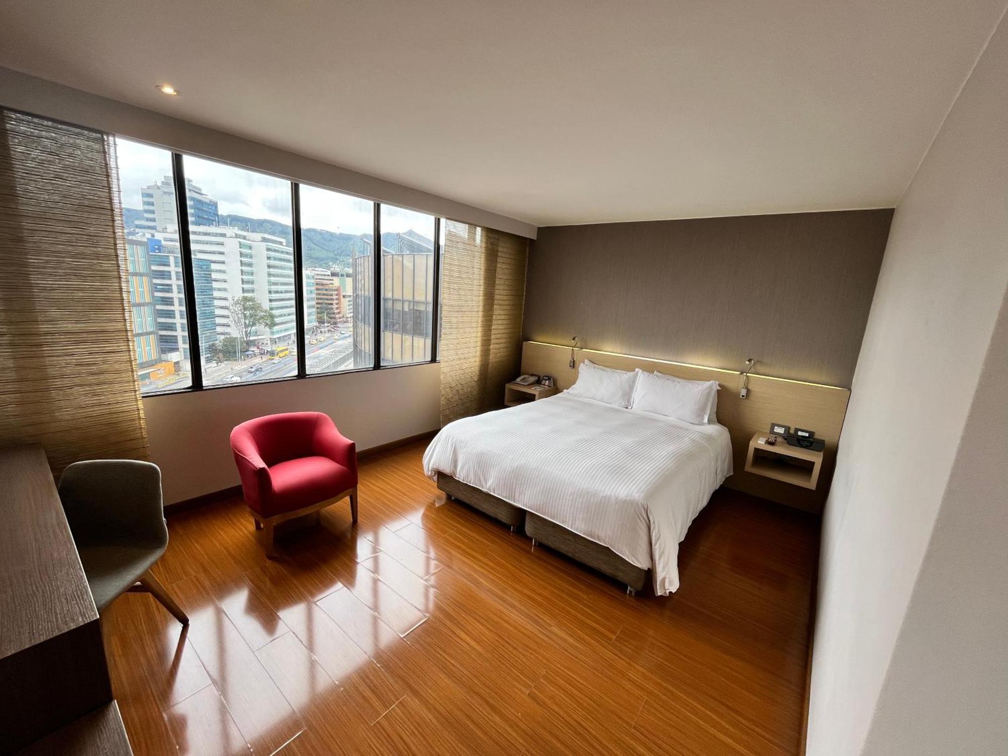 Cosmos 100 & Centro De Convenciones - Cosmos 5* Bogotá