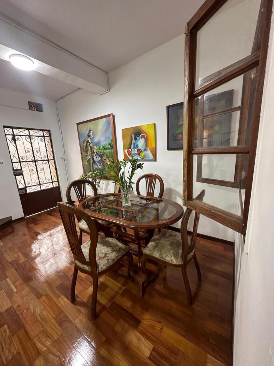 Acomodação com café da manhã  Helen House Bogotá