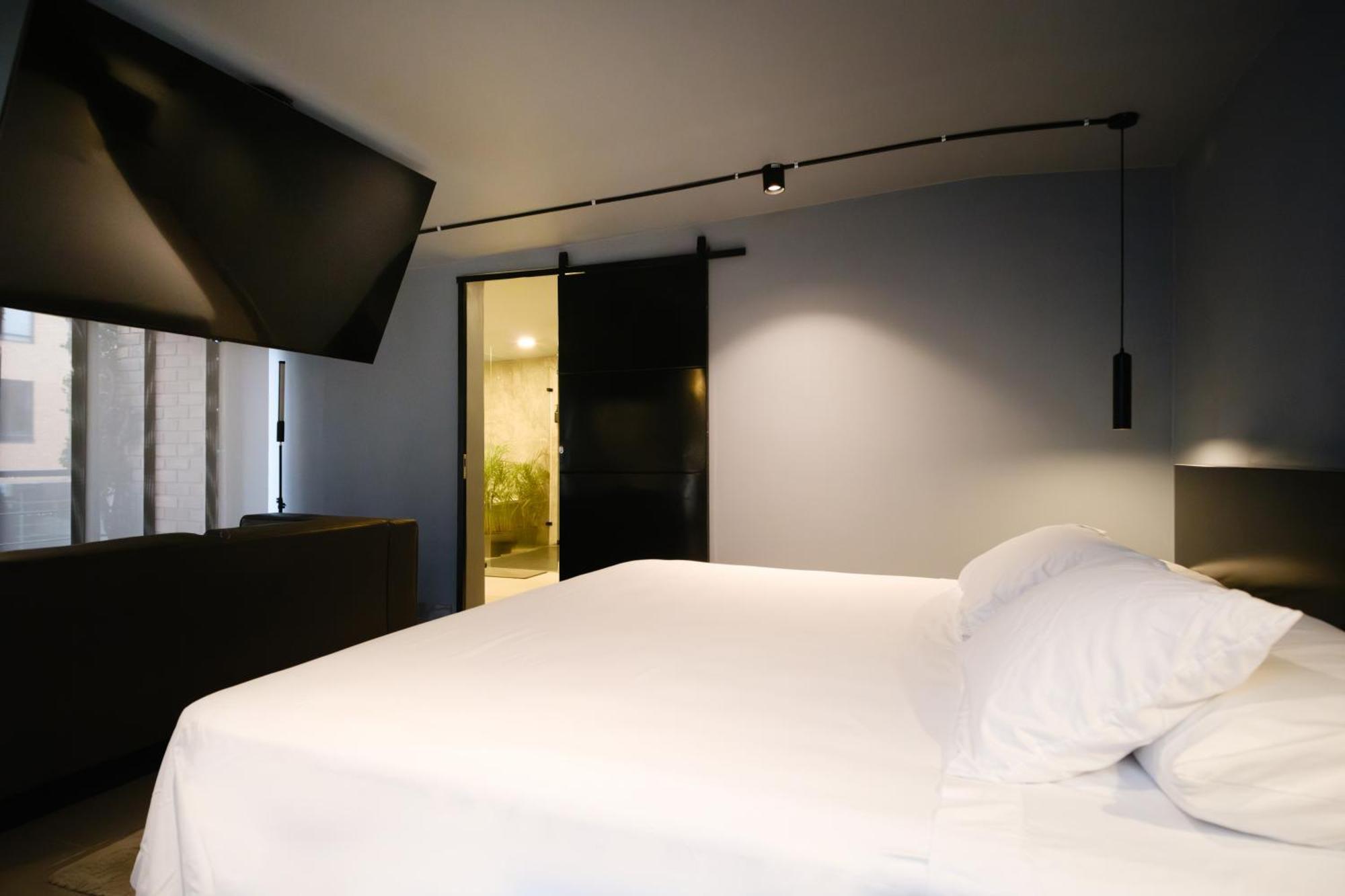 Hotel Joy Cll 85 4*