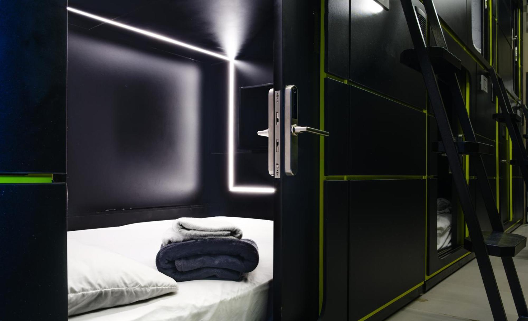 Hotel Joy Cll 85 4*