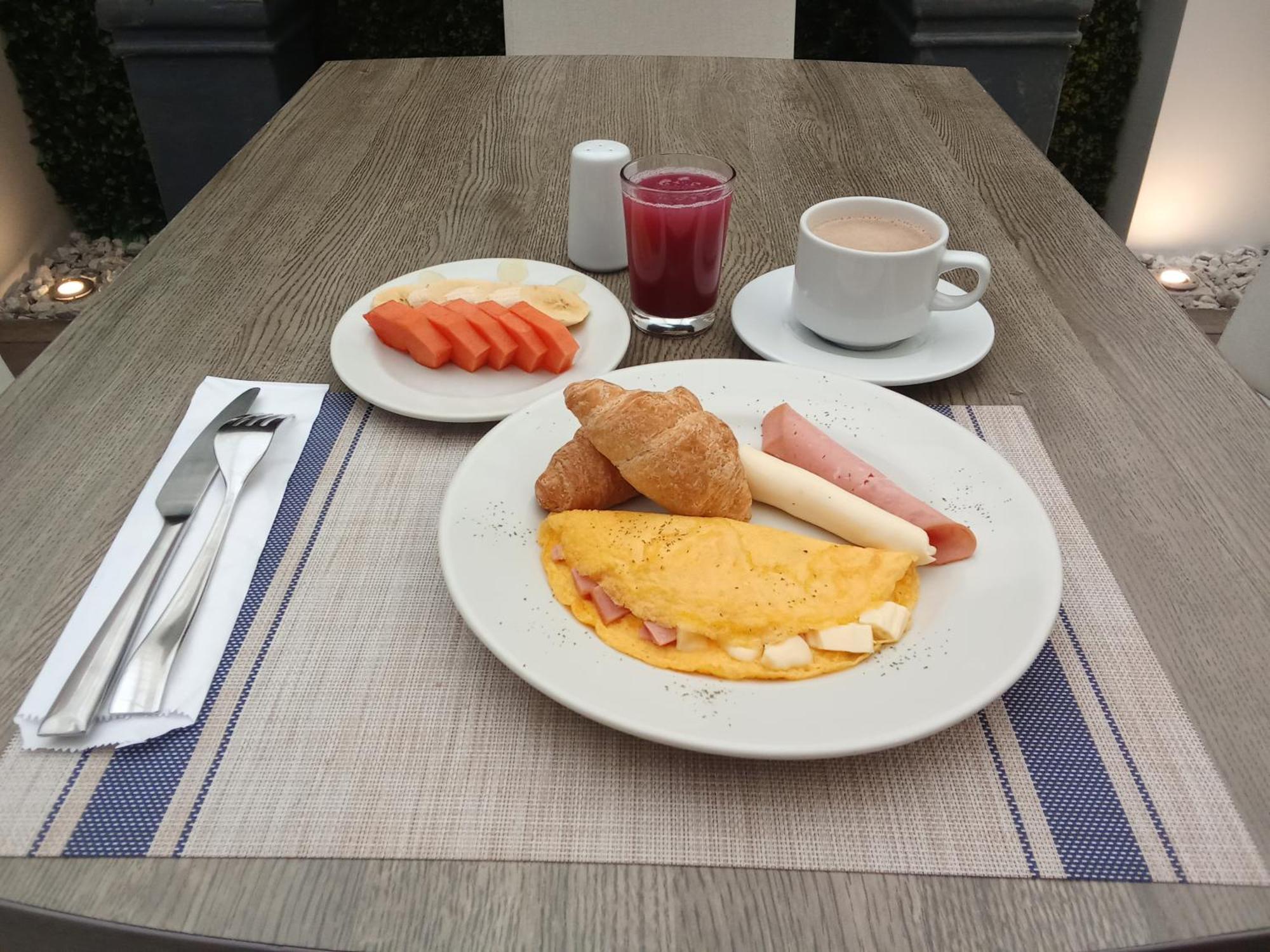 Hotel Castellana 100 3* Bogota