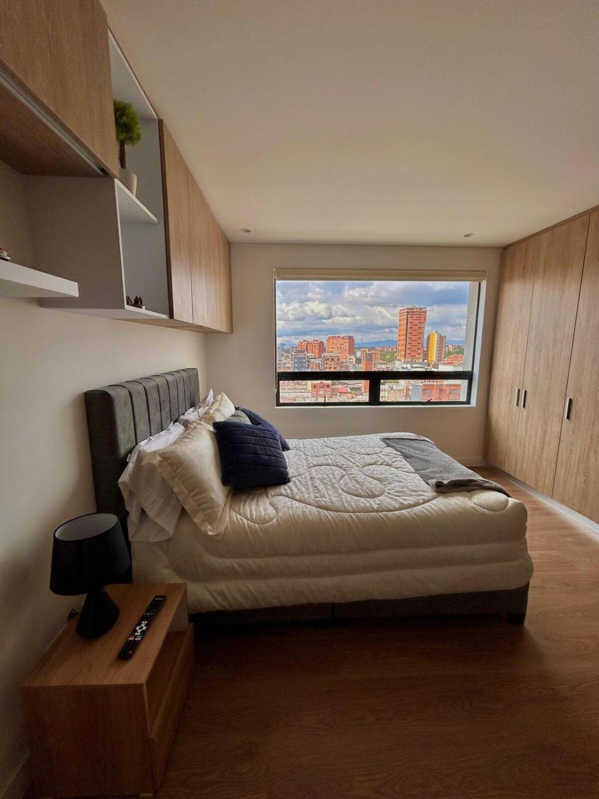 Apartment Business Near To Us Embassy And Corferias By Tsi Management, Free Parking