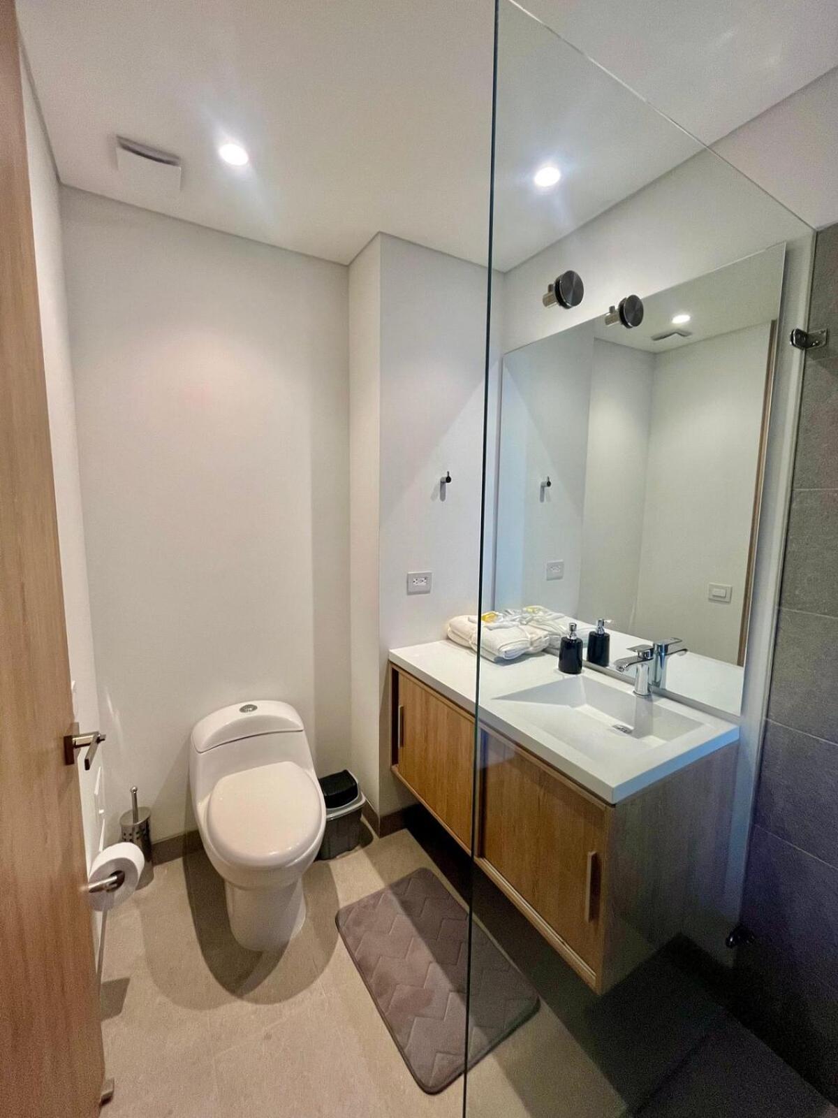 Business Near To Us Embassy And Corferias By Tsi Management, Free Parking Apartment