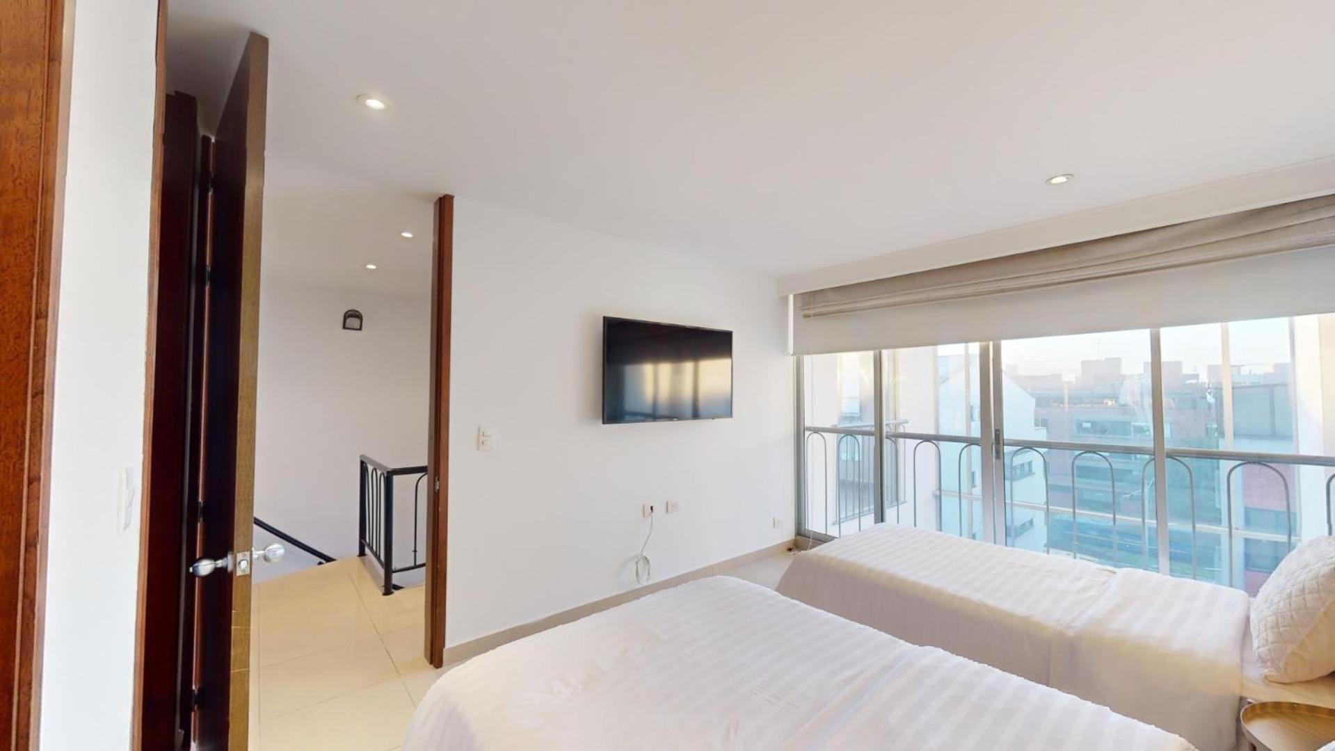 Apartamento Cm Living 3 Hab, Calle 109, Parking Gratis *
