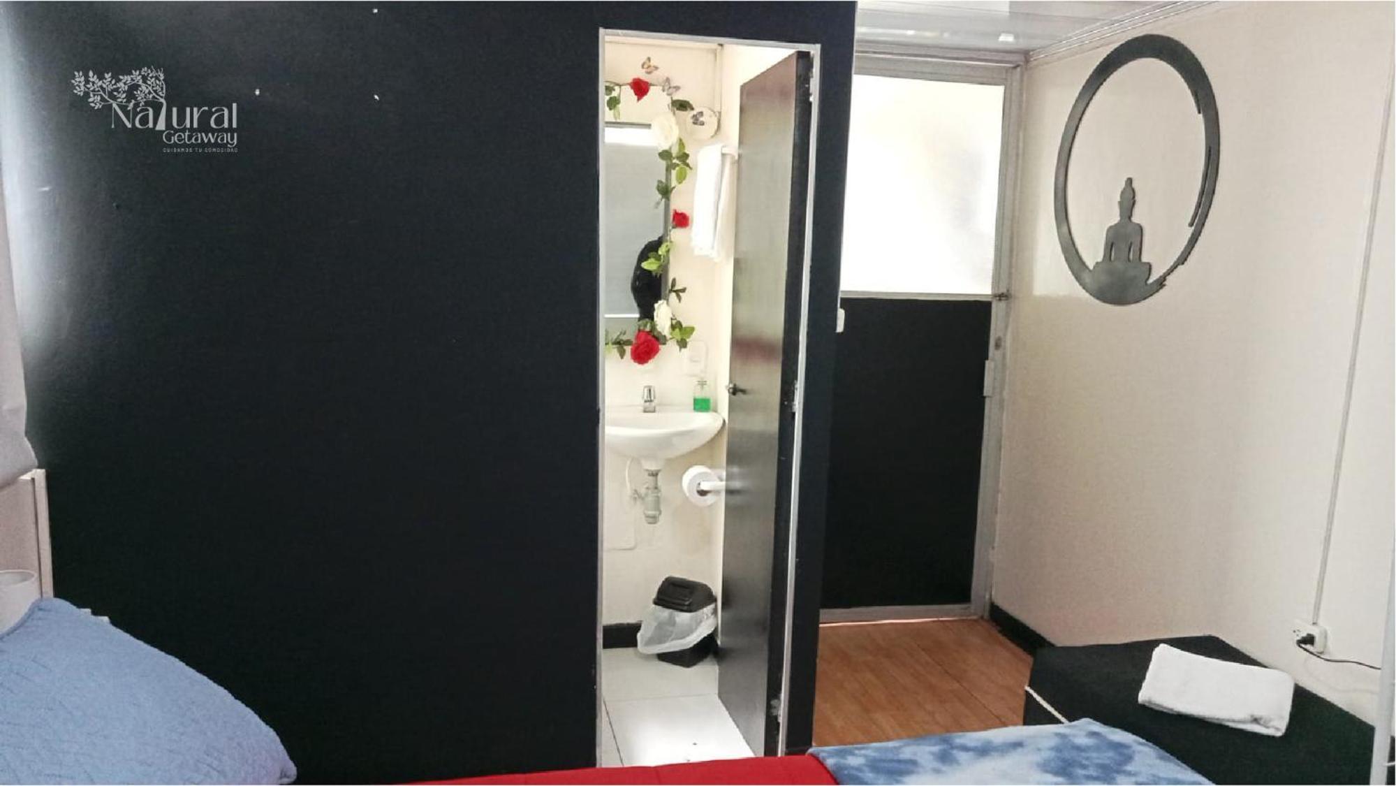 Guest house Renacer Natural Getaway Movistar Arena Bogota