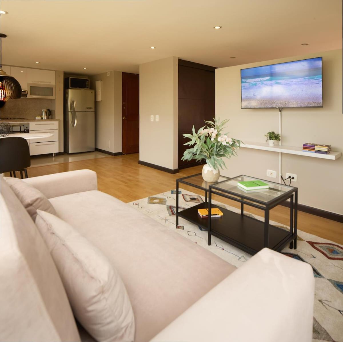 Bright Spacious Loft Park 93 Perfect Location Bogota