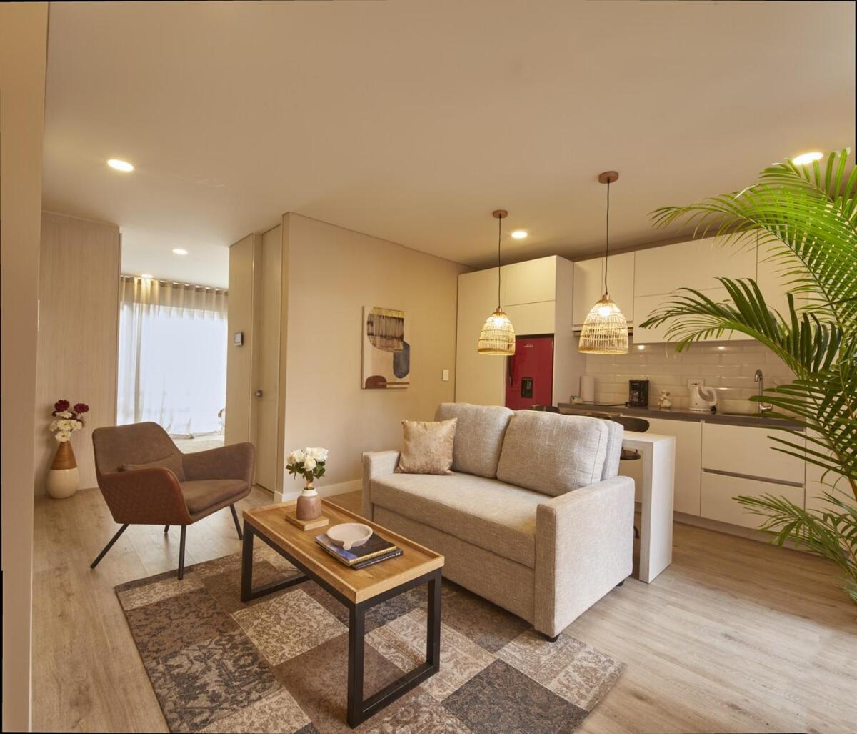 Apartamento Luxury Living Across From El Virrey Park 301