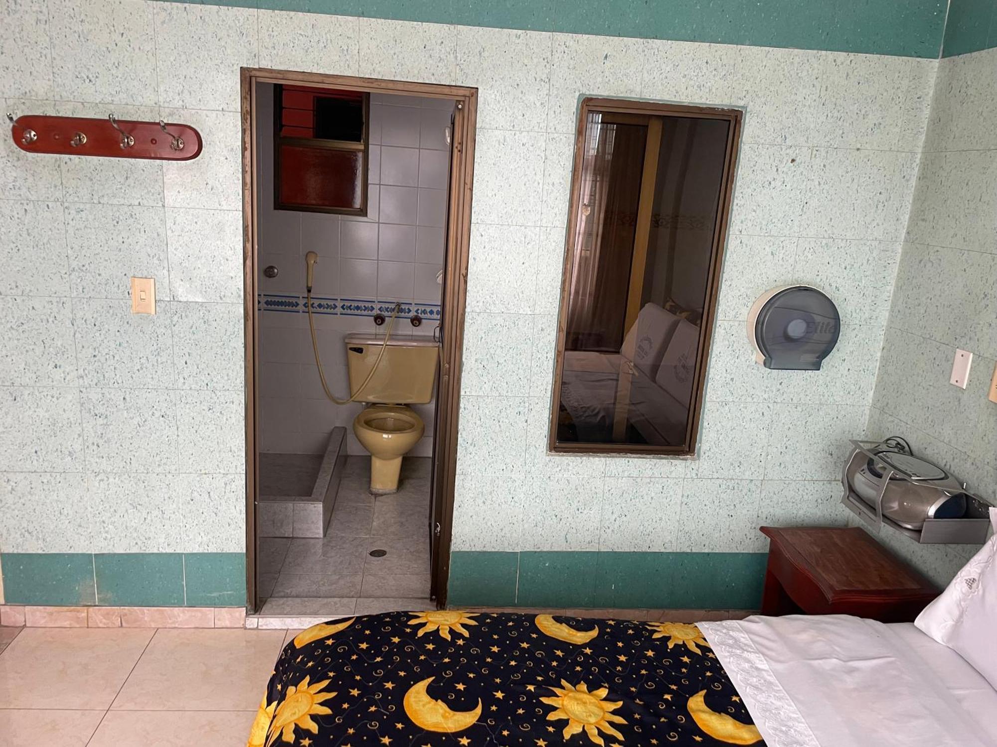 Brisas Real Capsule hotel Bogota