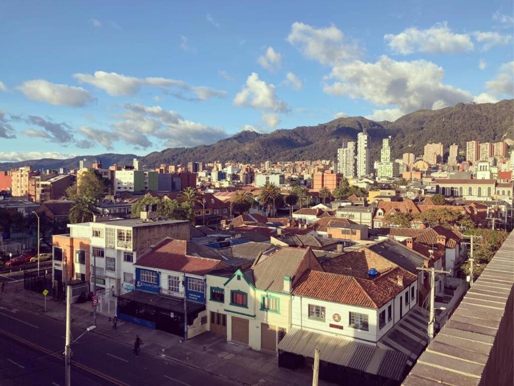 Apartment Con Balcon