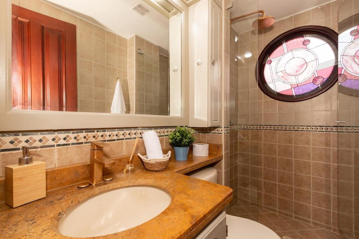 Premium La Candelaria 2br Chimney Cityview Apartment