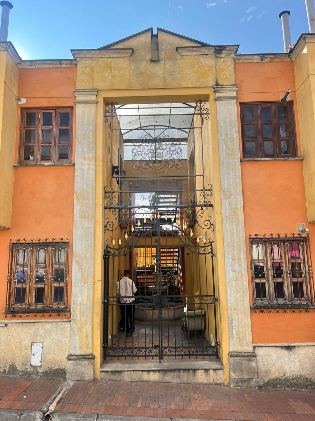 Apartment Premium La Candelaria 2br Chimney Cityview Bogota
