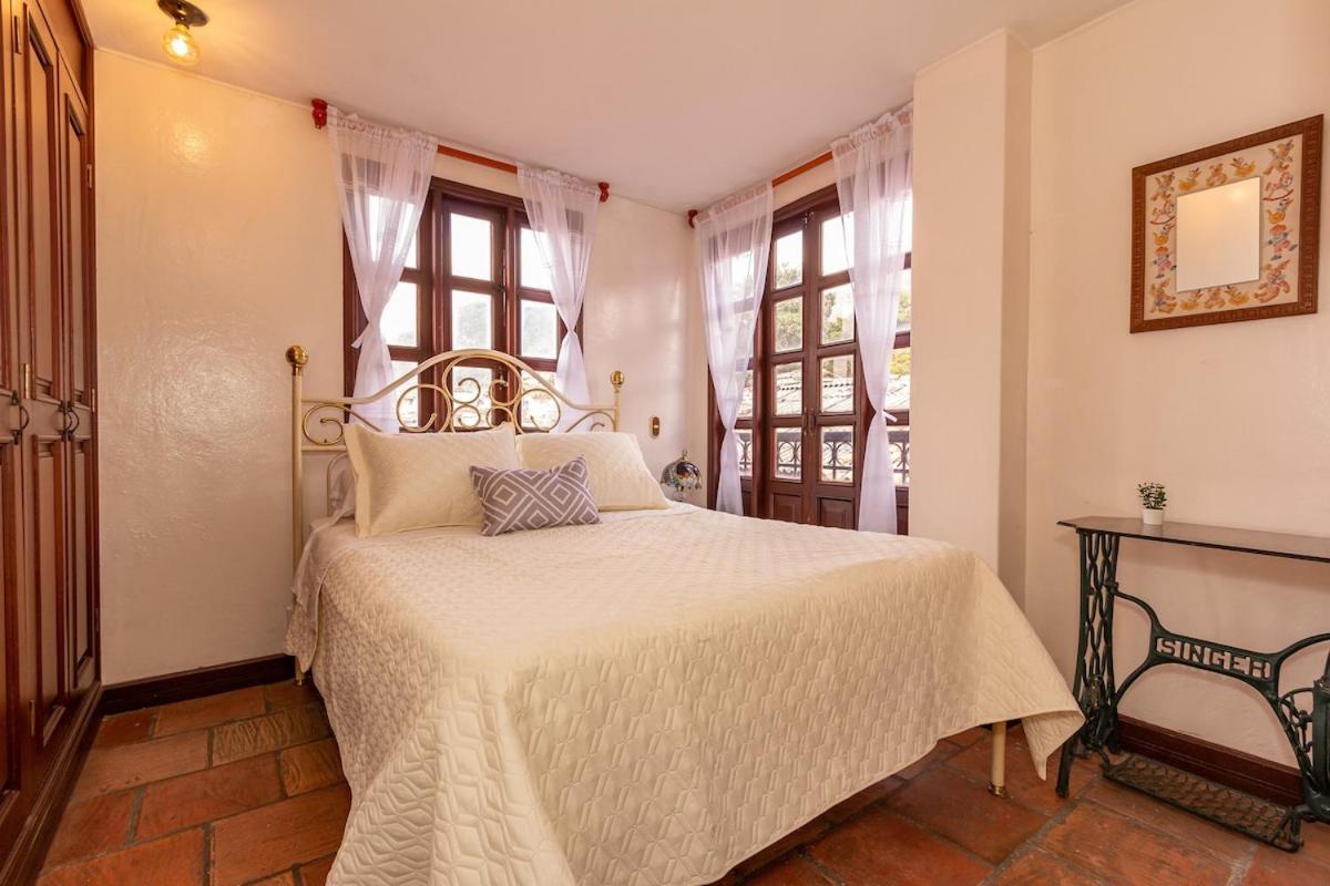 Premium La Candelaria 2br Chimney Cityview