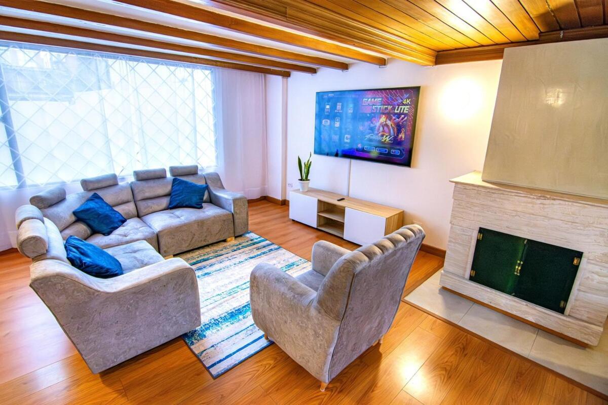 Holiday home Huge Colonial House With Chimney, Luxury In The Exclusive Town In *