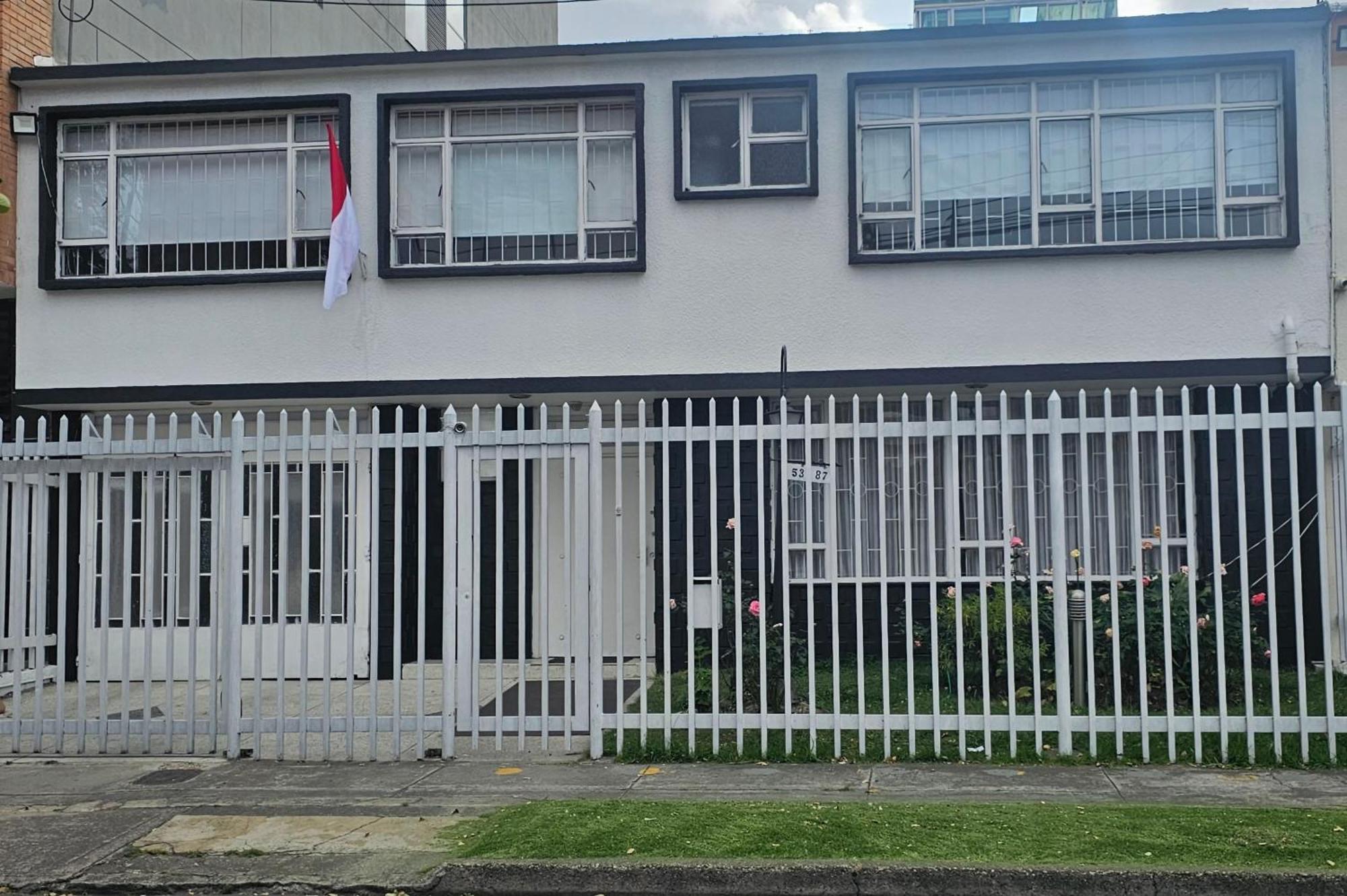 Homestay Colisseum Roma House - Turin- Campin Movistar Embajada Cubo Colsubsidio