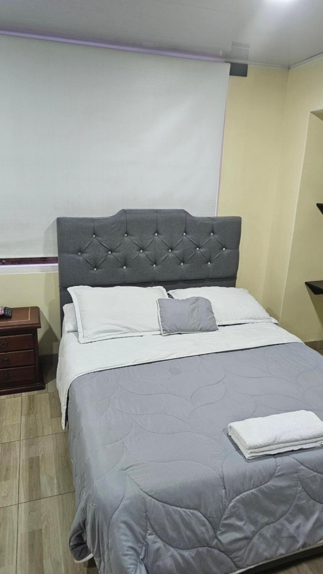 Colisseum Roma House - Turin- Campin Movistar Embajada Cubo Colsubsidio Homestay