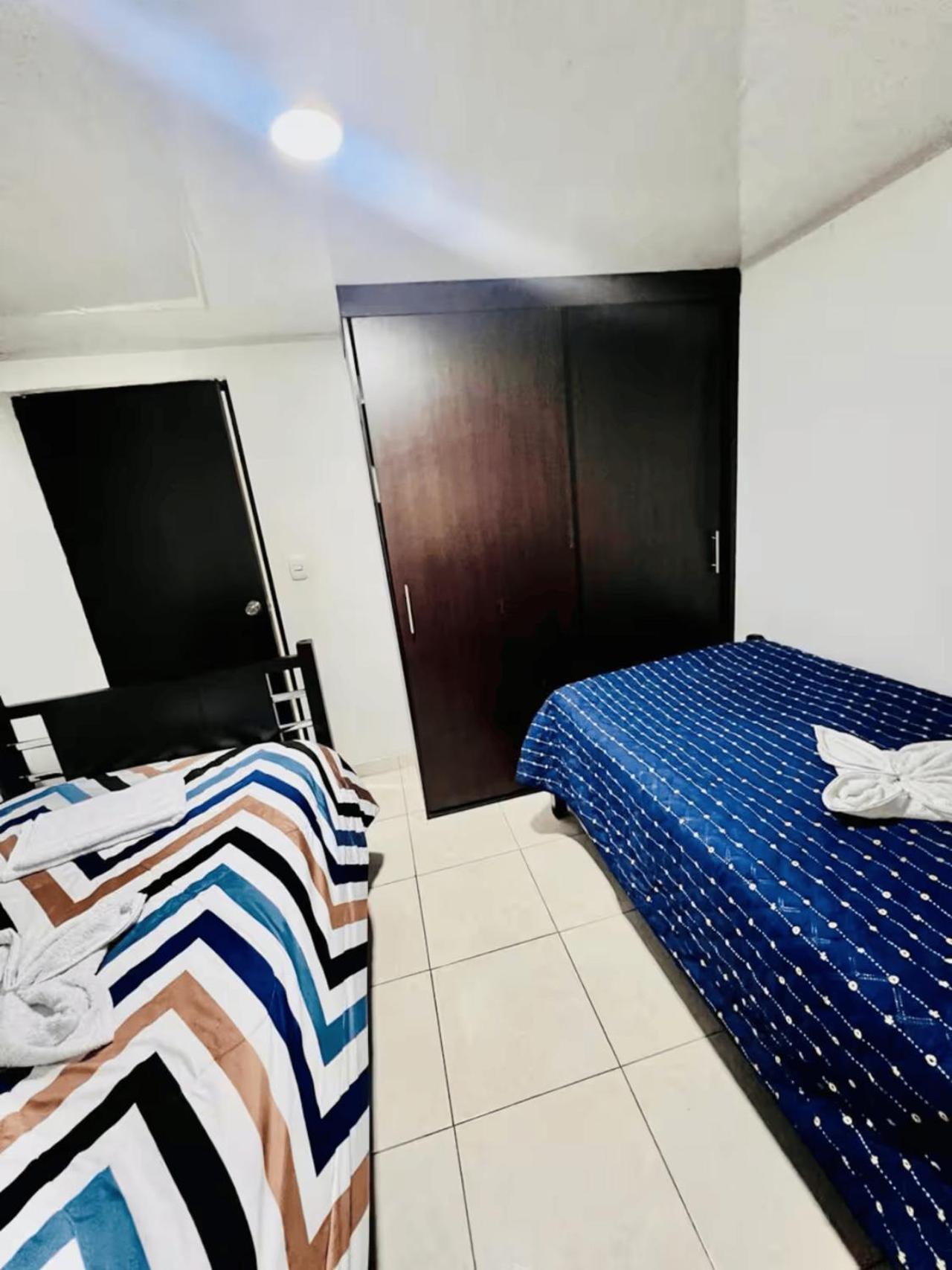 Bed & Breakfast Impresionante Familiar 3er Piso - 06 Personas - El Eden Centro Comercial