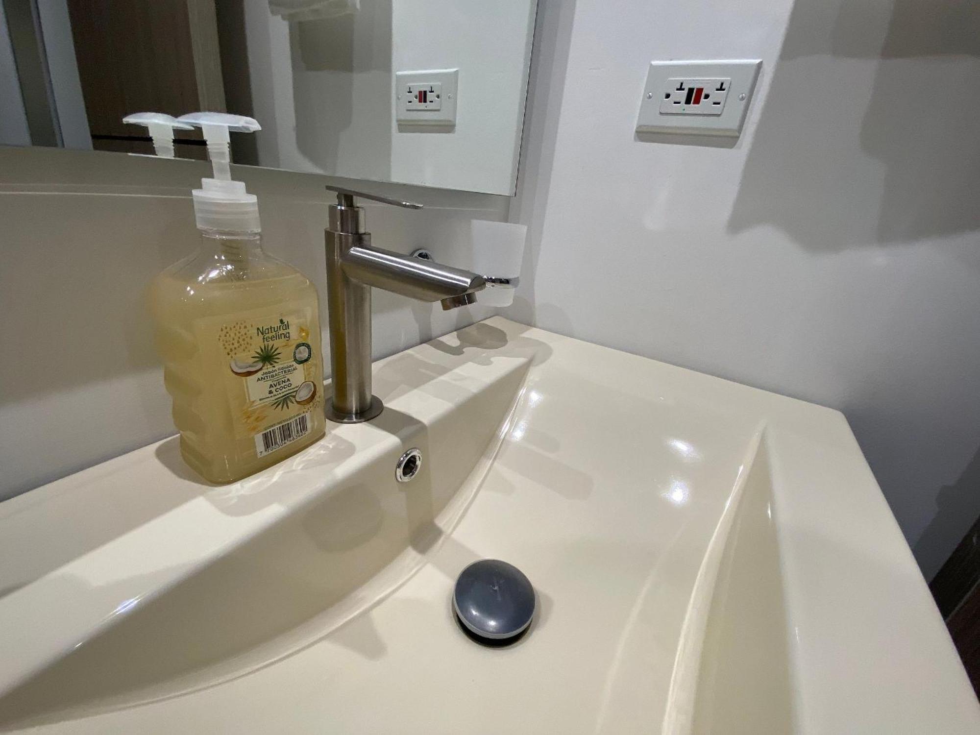 96k Premium - Cerca Al Aeropuerto En Apartment Bogota