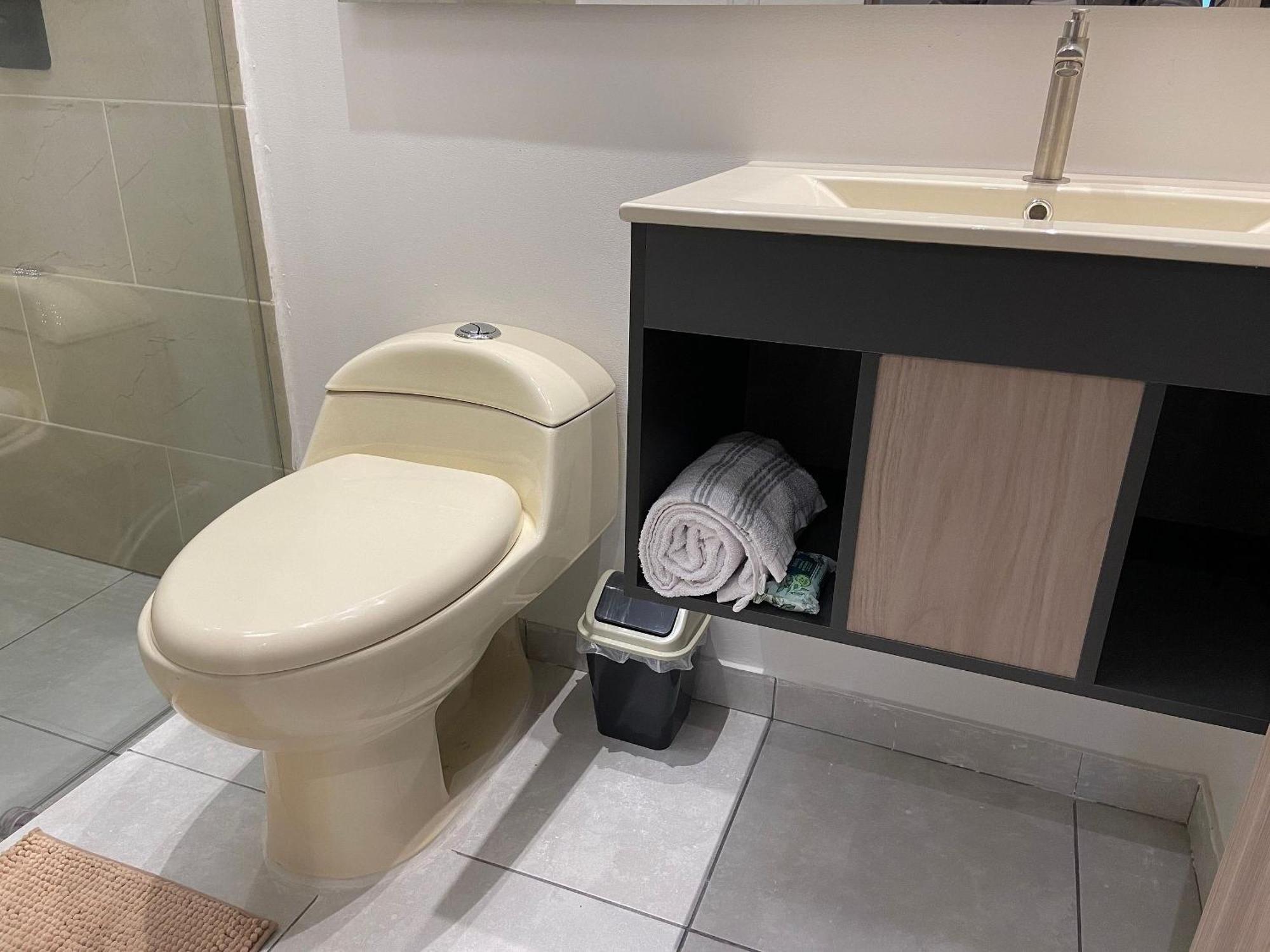 96k Premium - Cerca Al Aeropuerto En *