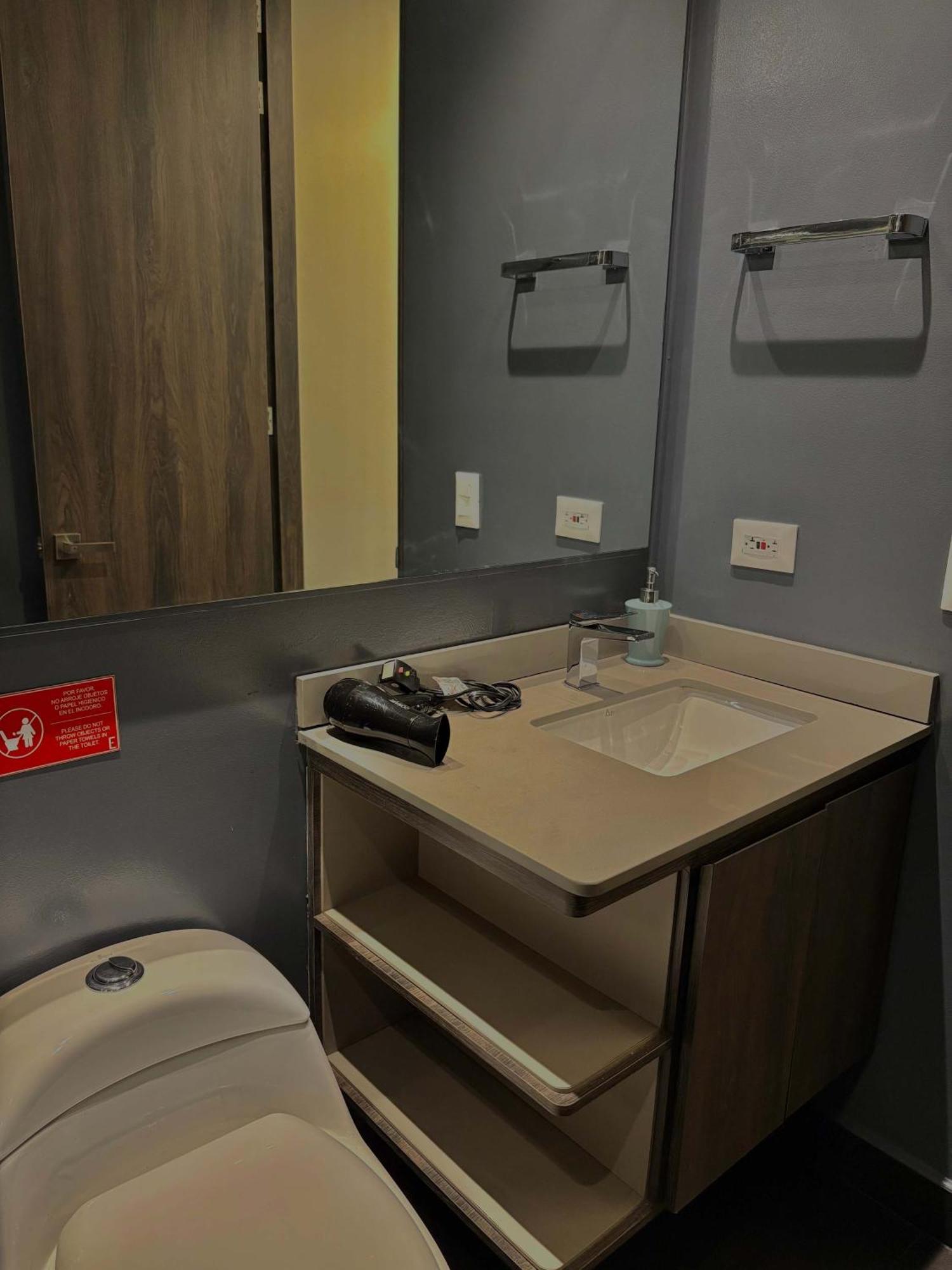 Loft Minimalista De Lujo Con Balcon En Zona Prime Bog - Morph Apartment