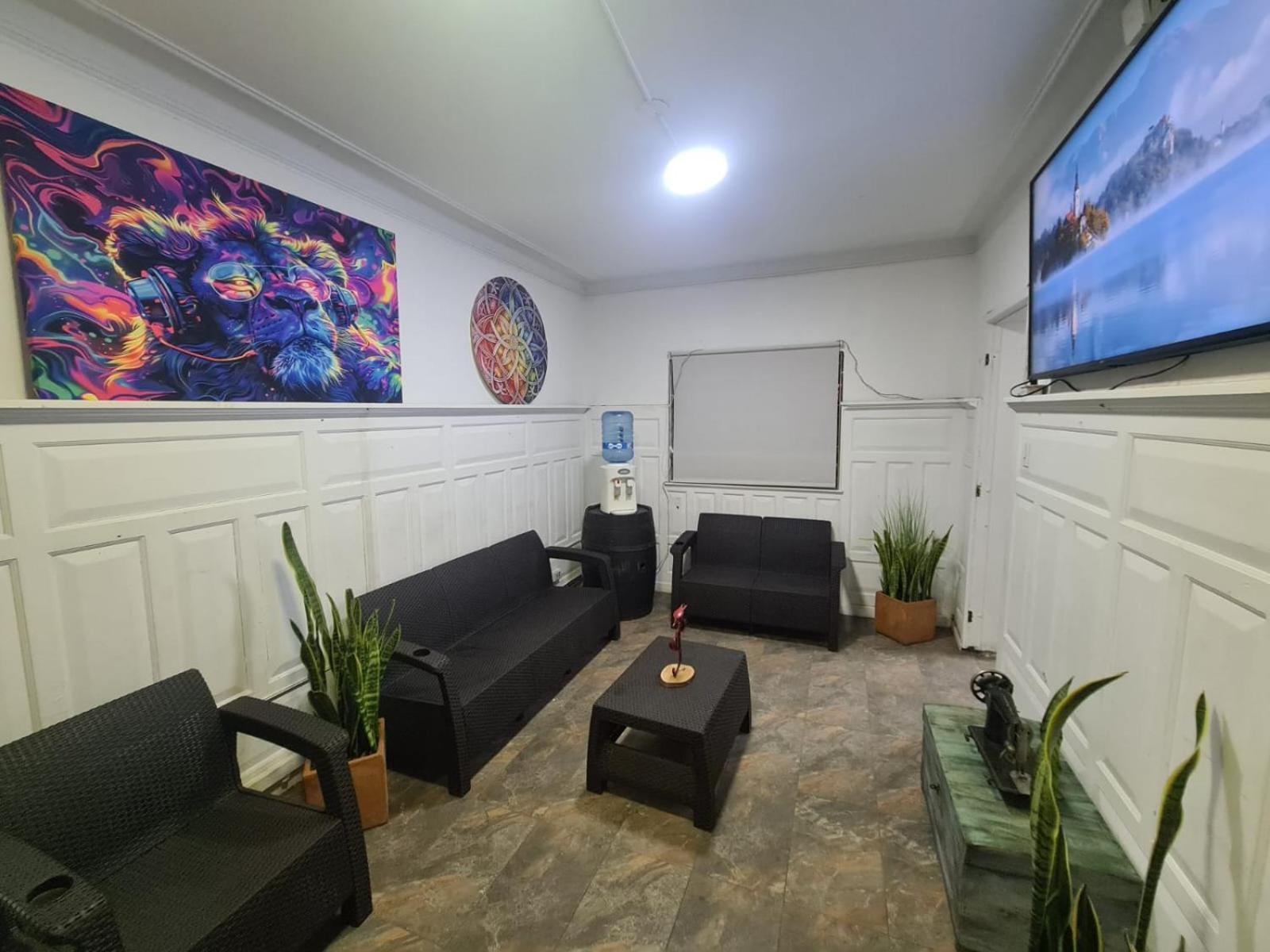 Hostel Oculto