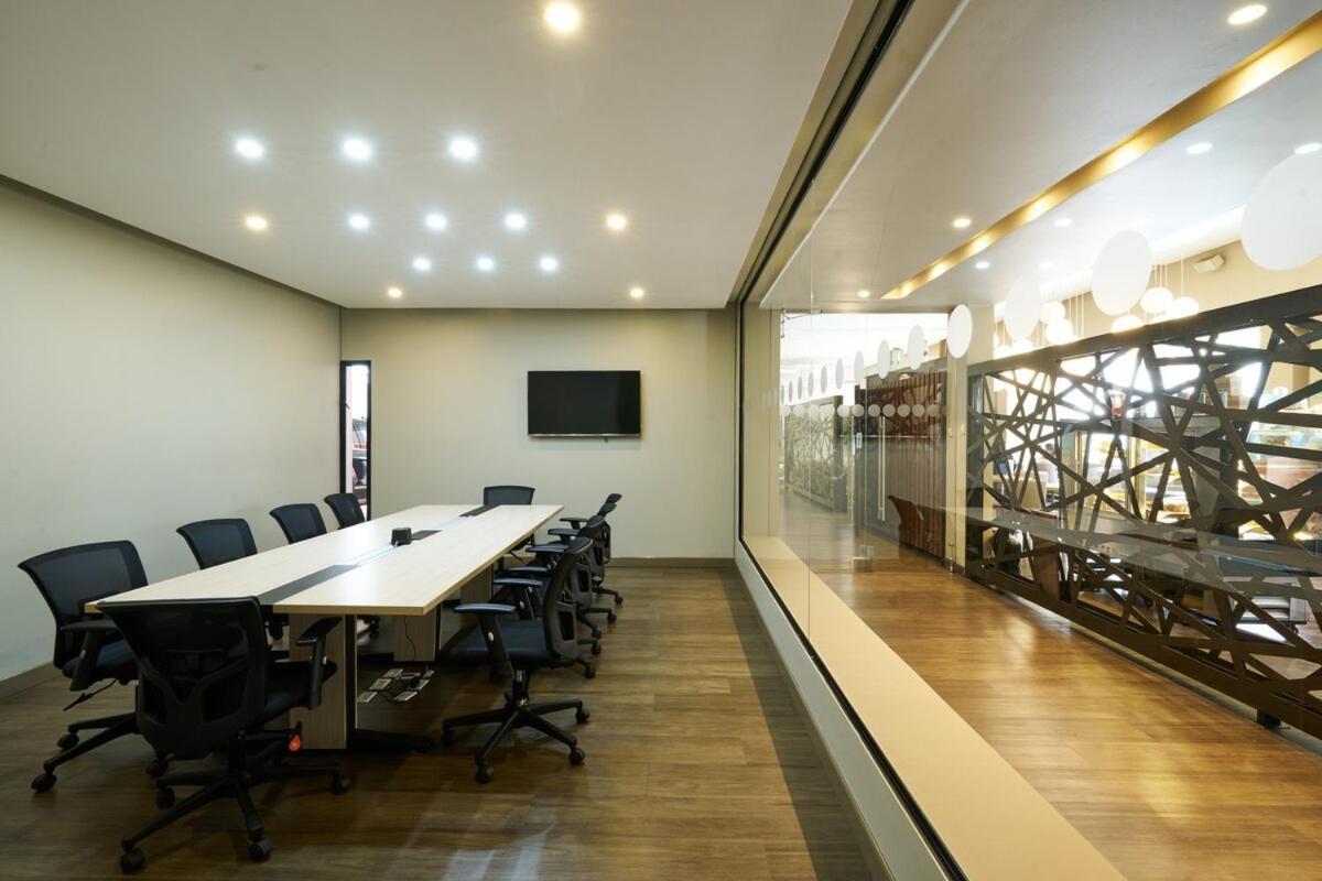 Luxury And Comfort Steps From 93 Park Apartment Bogota