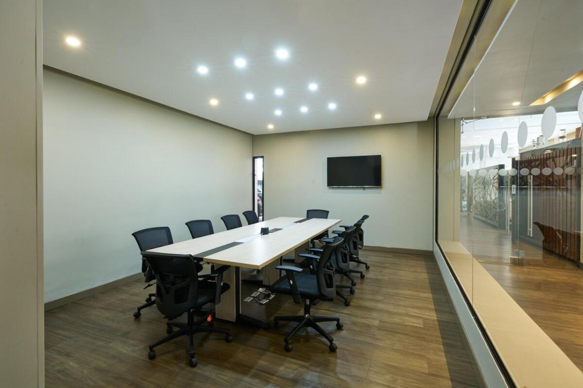 Luxury And Comfort Steps From 93 Park Apartment Bogota