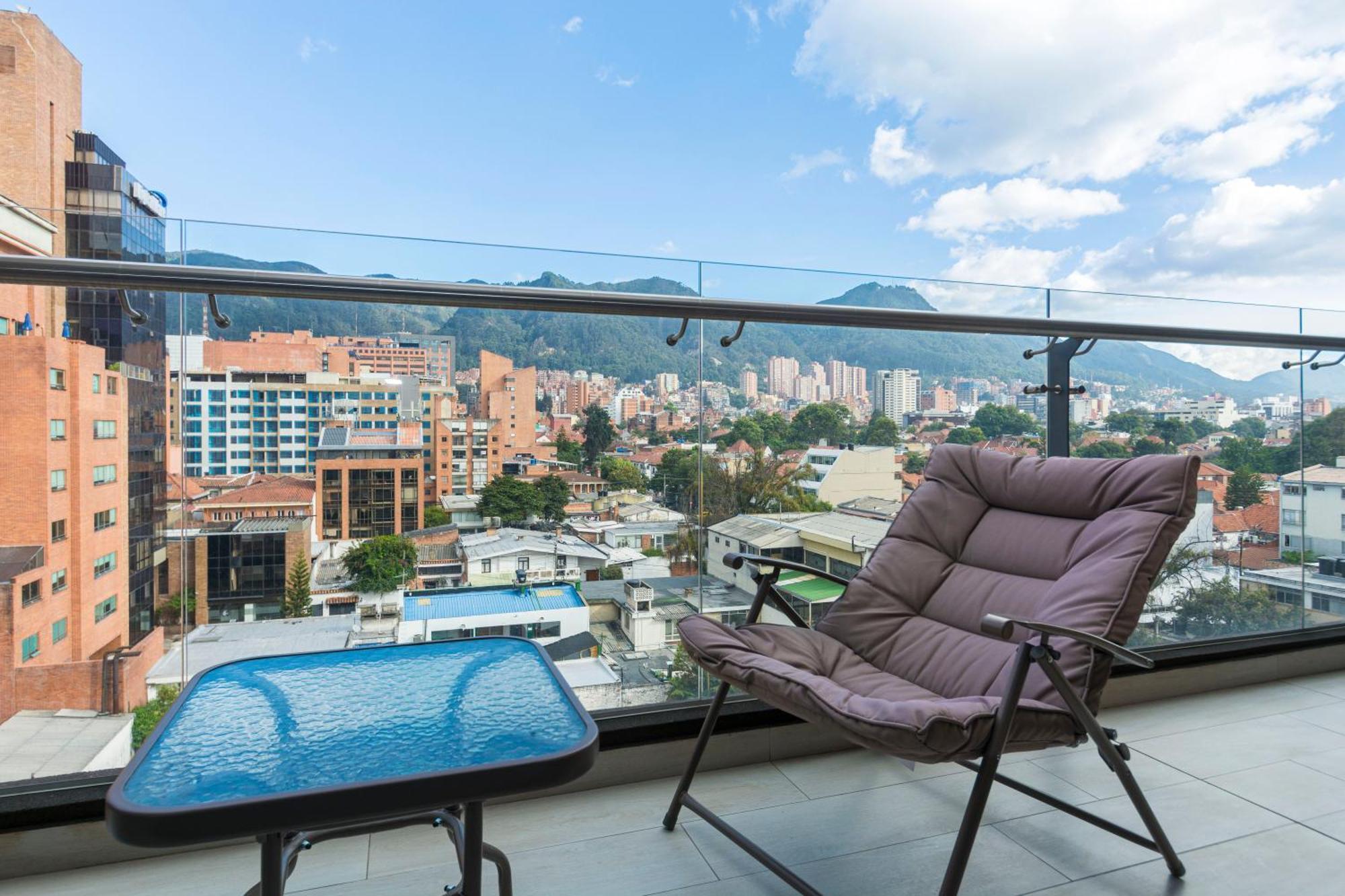Apartment 1br 500 Mb Spacious View Pool Sauna Jacuzzi Games *