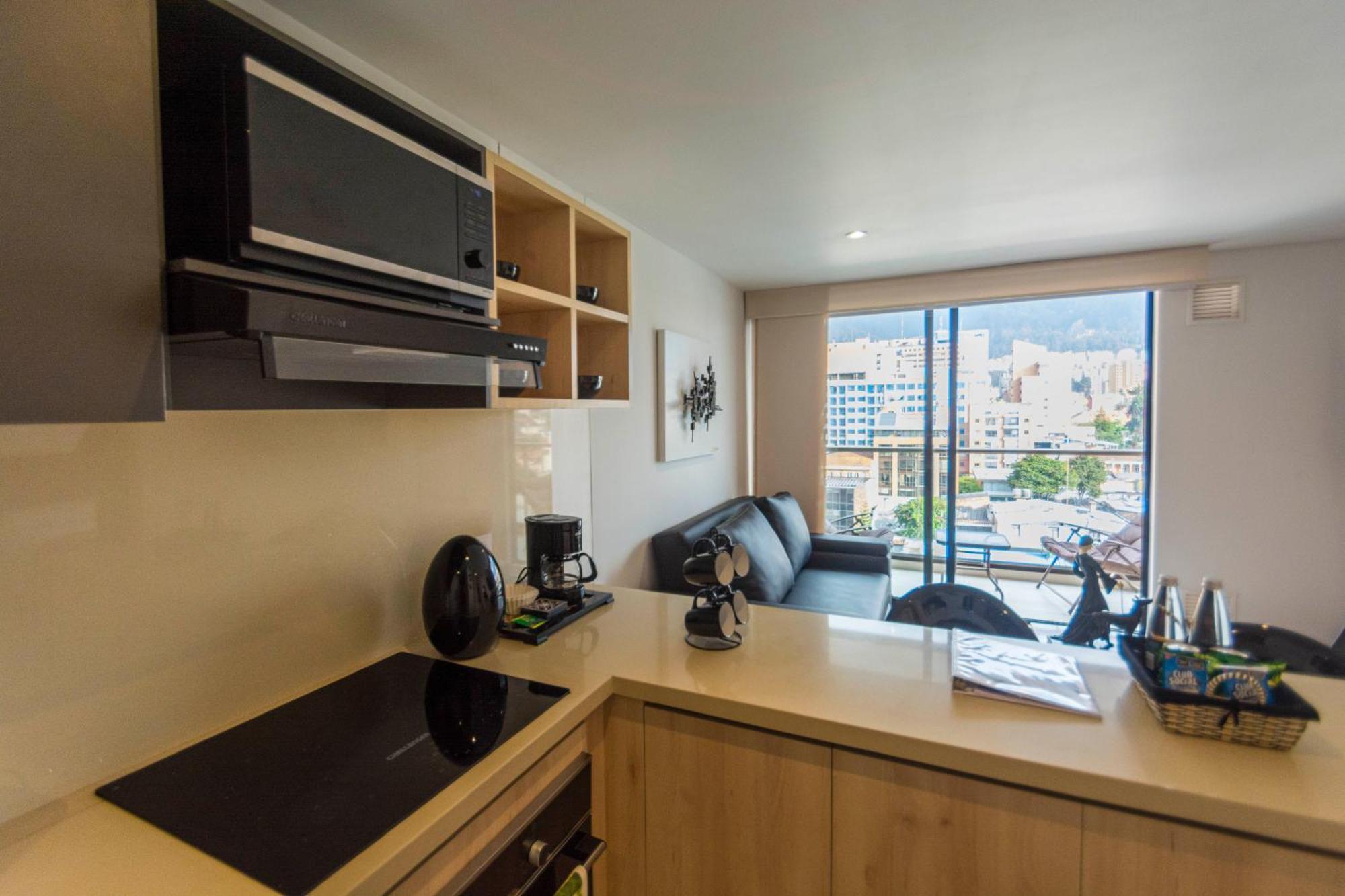 Apartment 1br 500 Mb Spacious View Pool Sauna Jacuzzi Games *