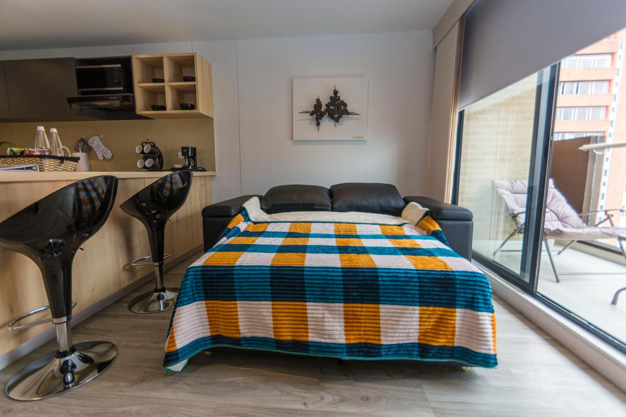 1br 500 Mb Spacious View Pool Sauna Jacuzzi Games Apartment Bogota