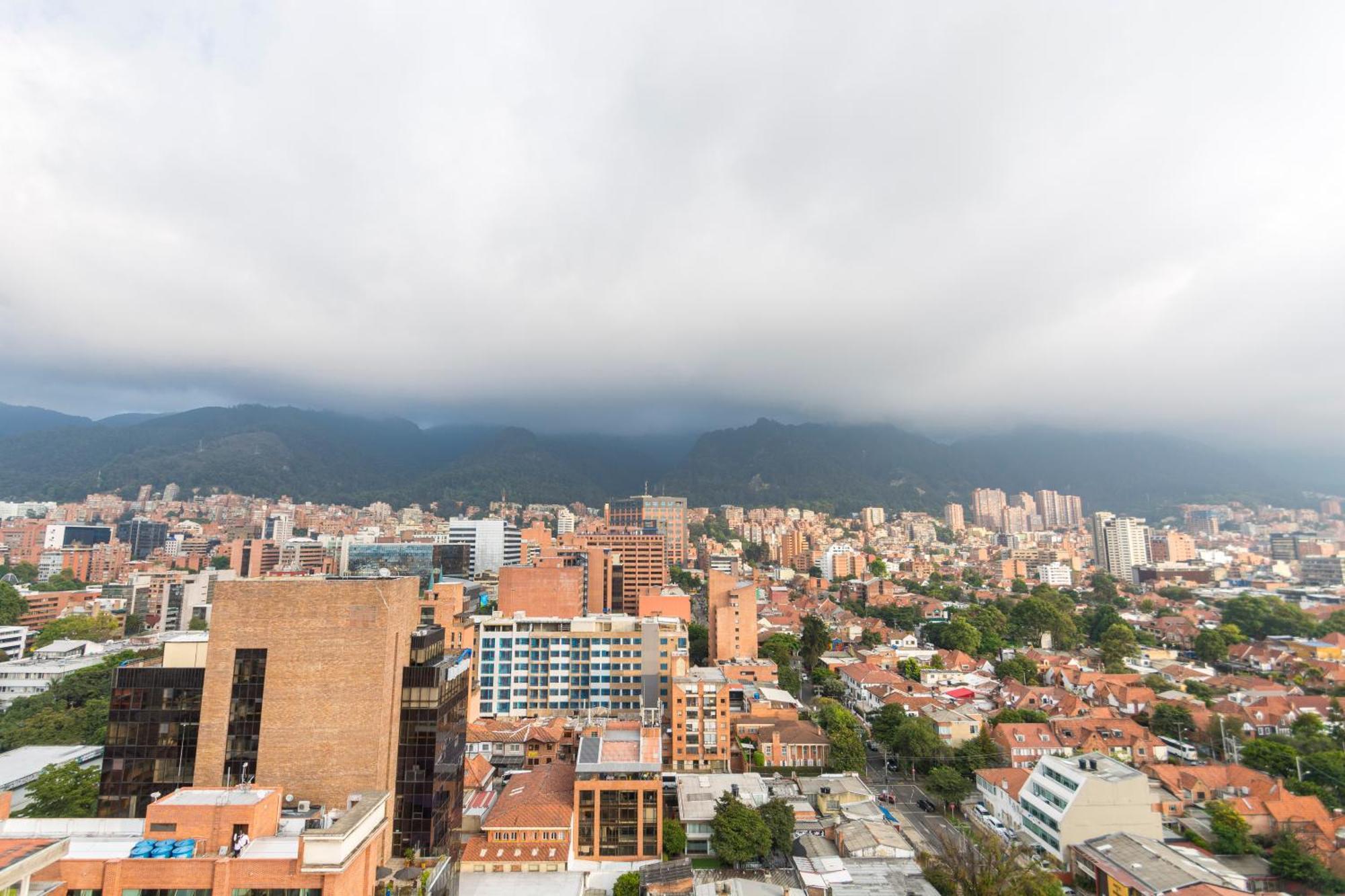 1br 500 Mb Spacious View Pool Sauna Jacuzzi Games * Bogota