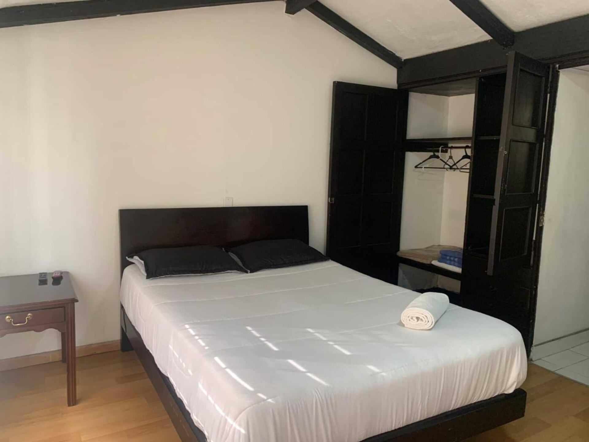 Casa Colonial La Esperanza- Grupos 5 Minutes Airport Holiday home Bogota