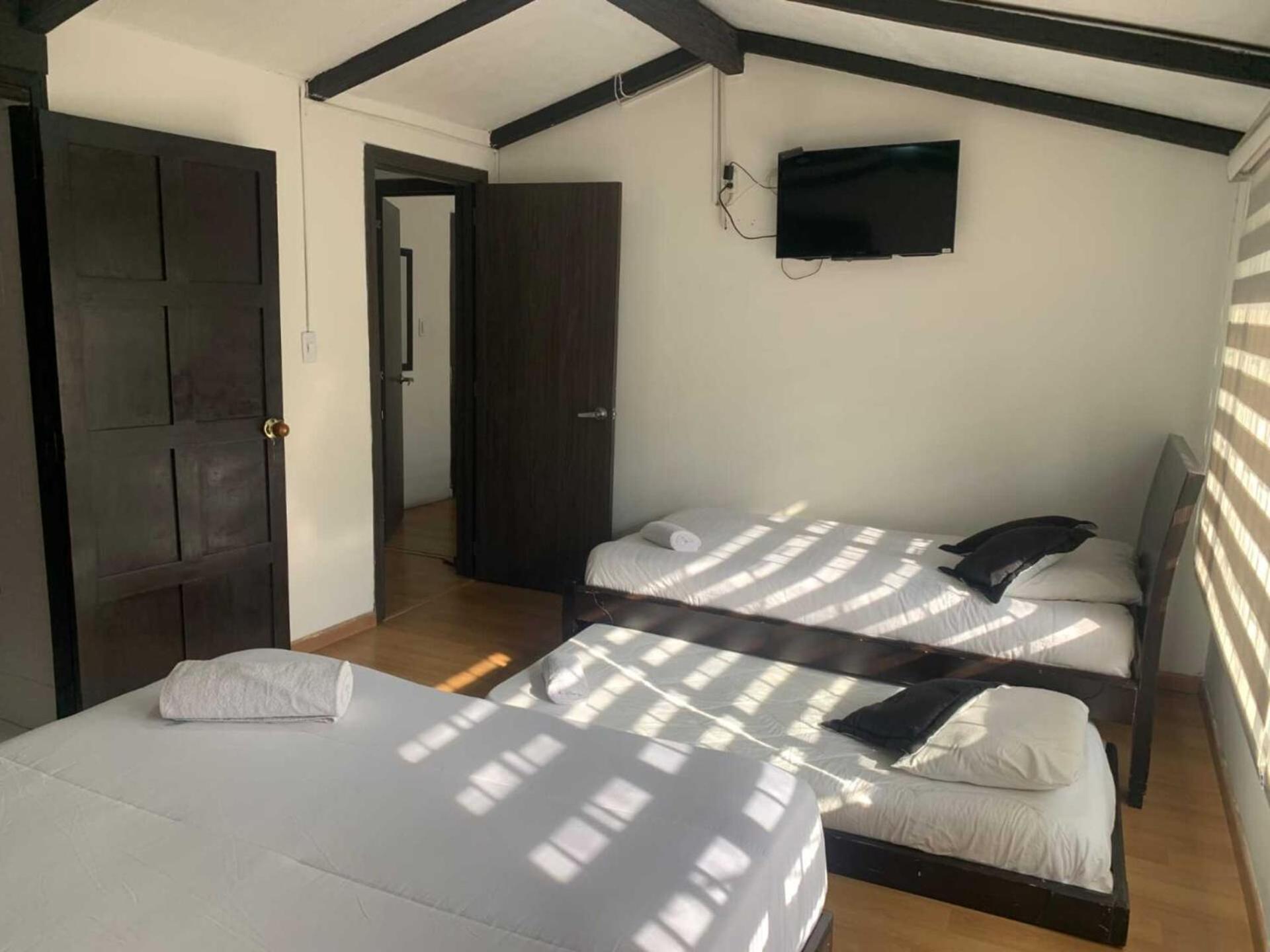 Casa Colonial La Esperanza- Grupos 5 Minutes Airport Holiday home Bogota