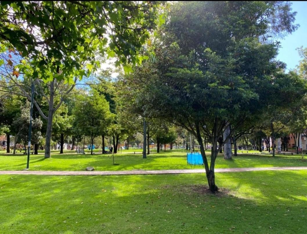 Confortable Apartasuite Cerca Al Parque Alcala Apartment