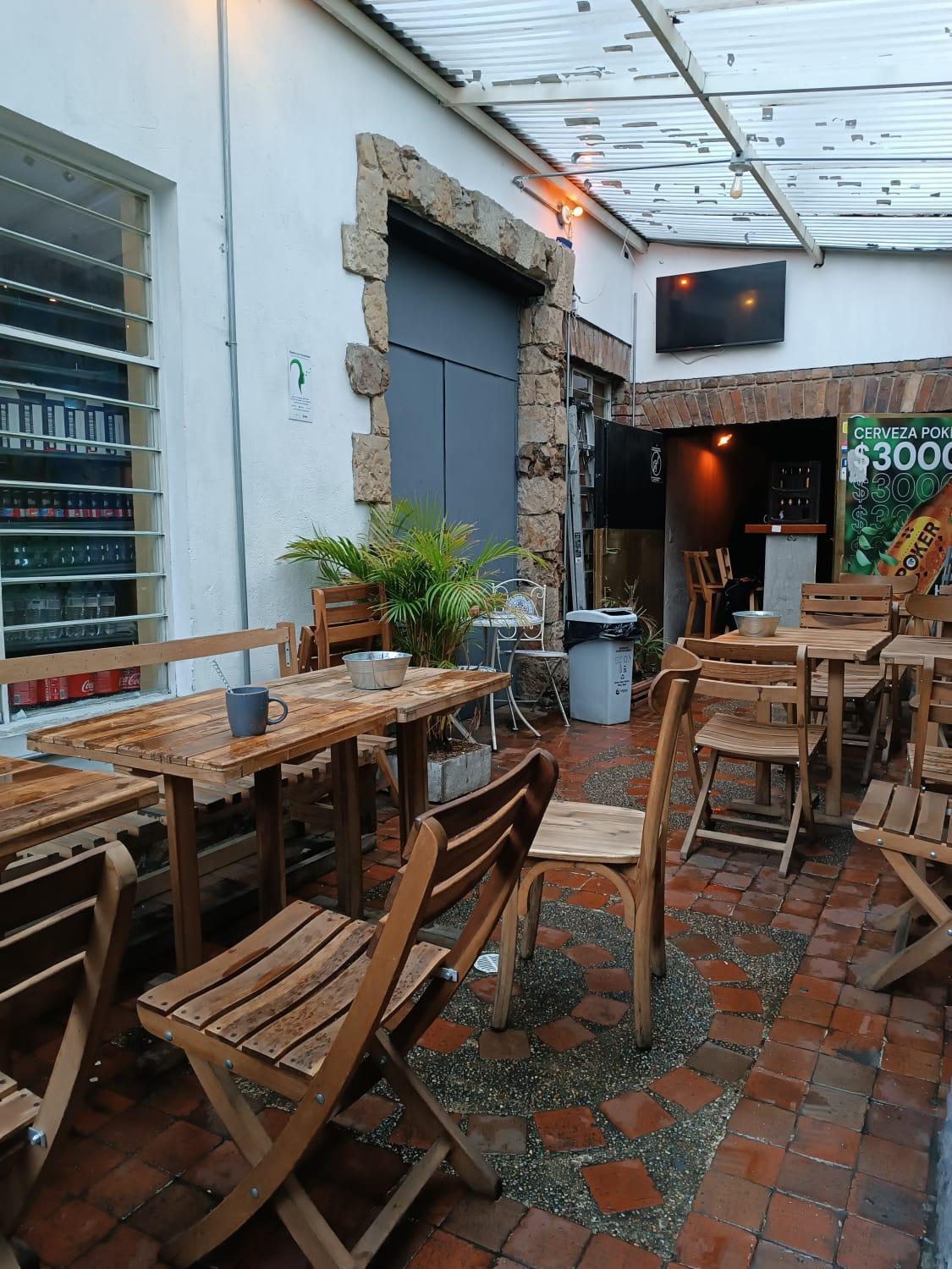 Hostel El Portelli - Solo Extranjeros *